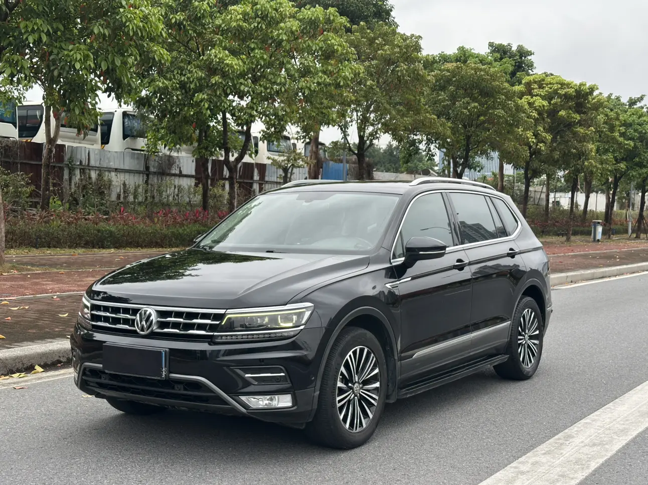 Volkswagen Tiguan L  из Китая