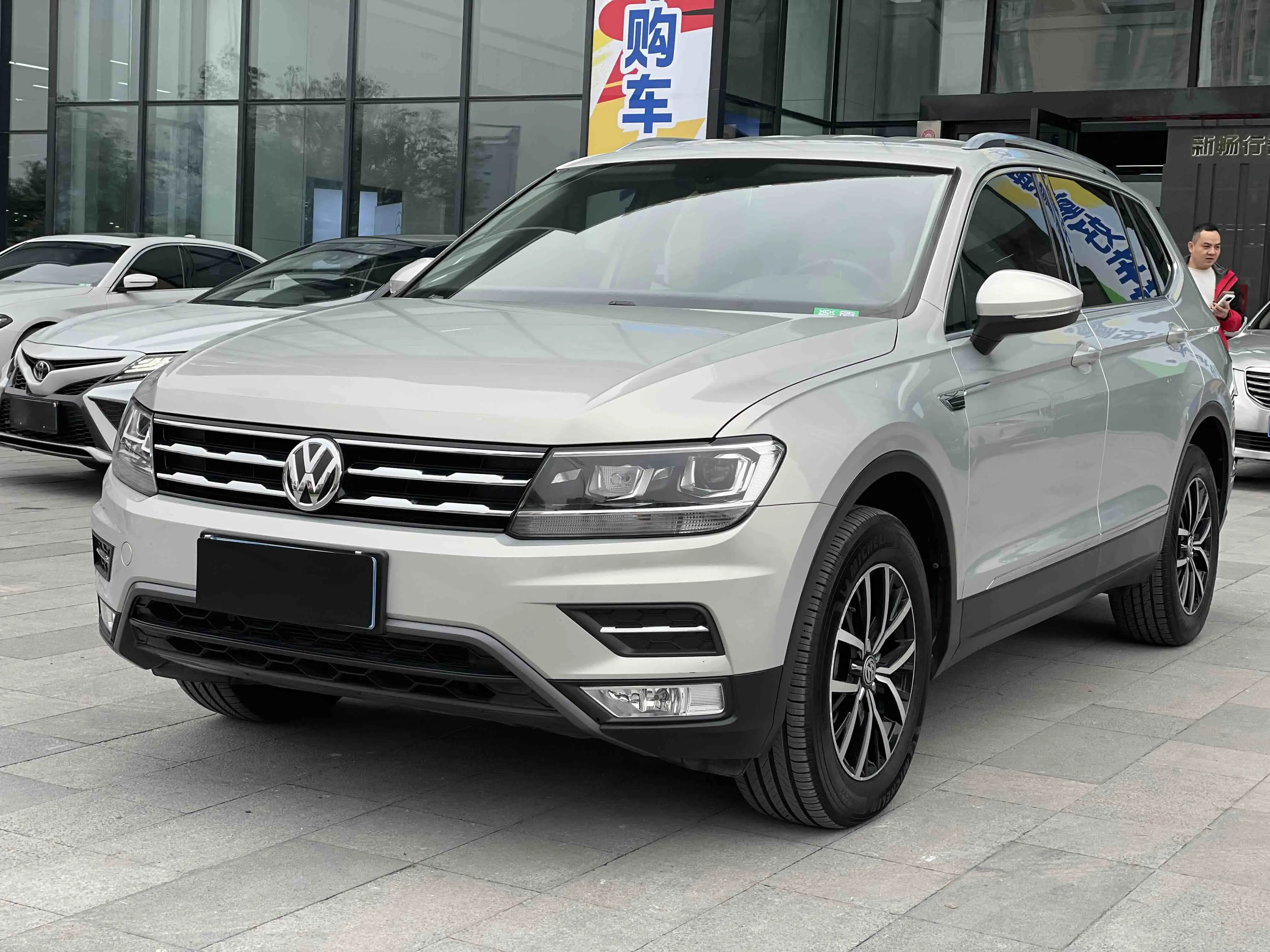 Volkswagen Tiguan L  из Китая