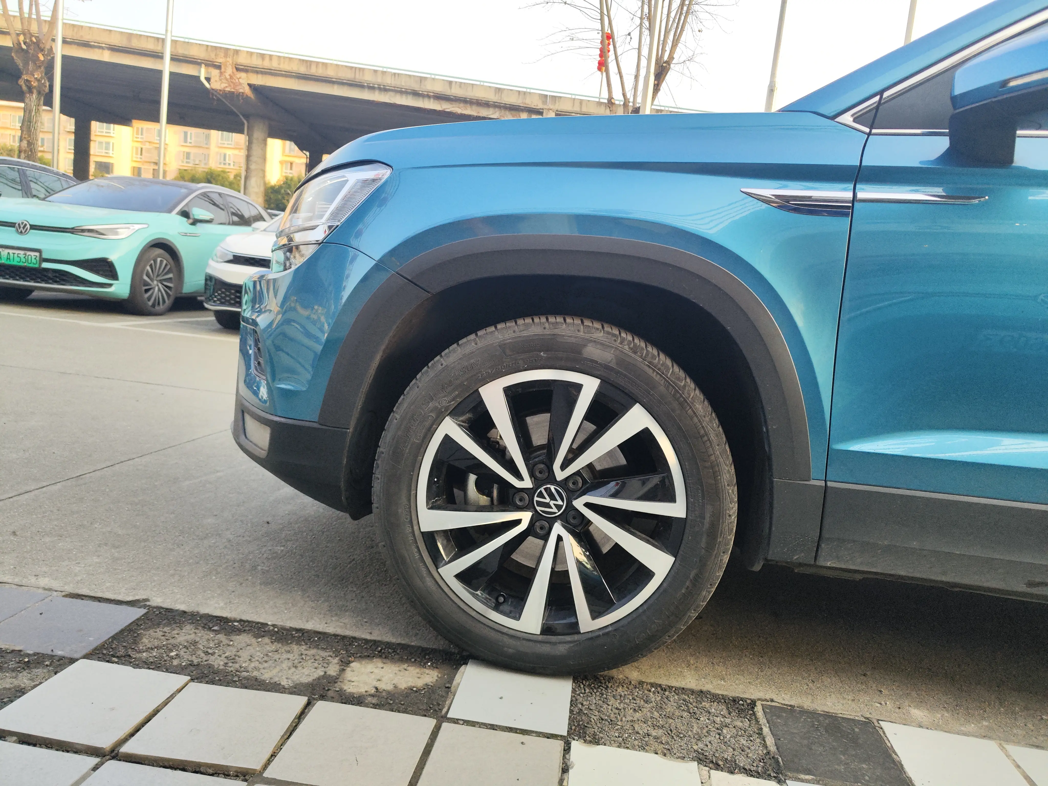 Volkswagen Tharu  из Китая