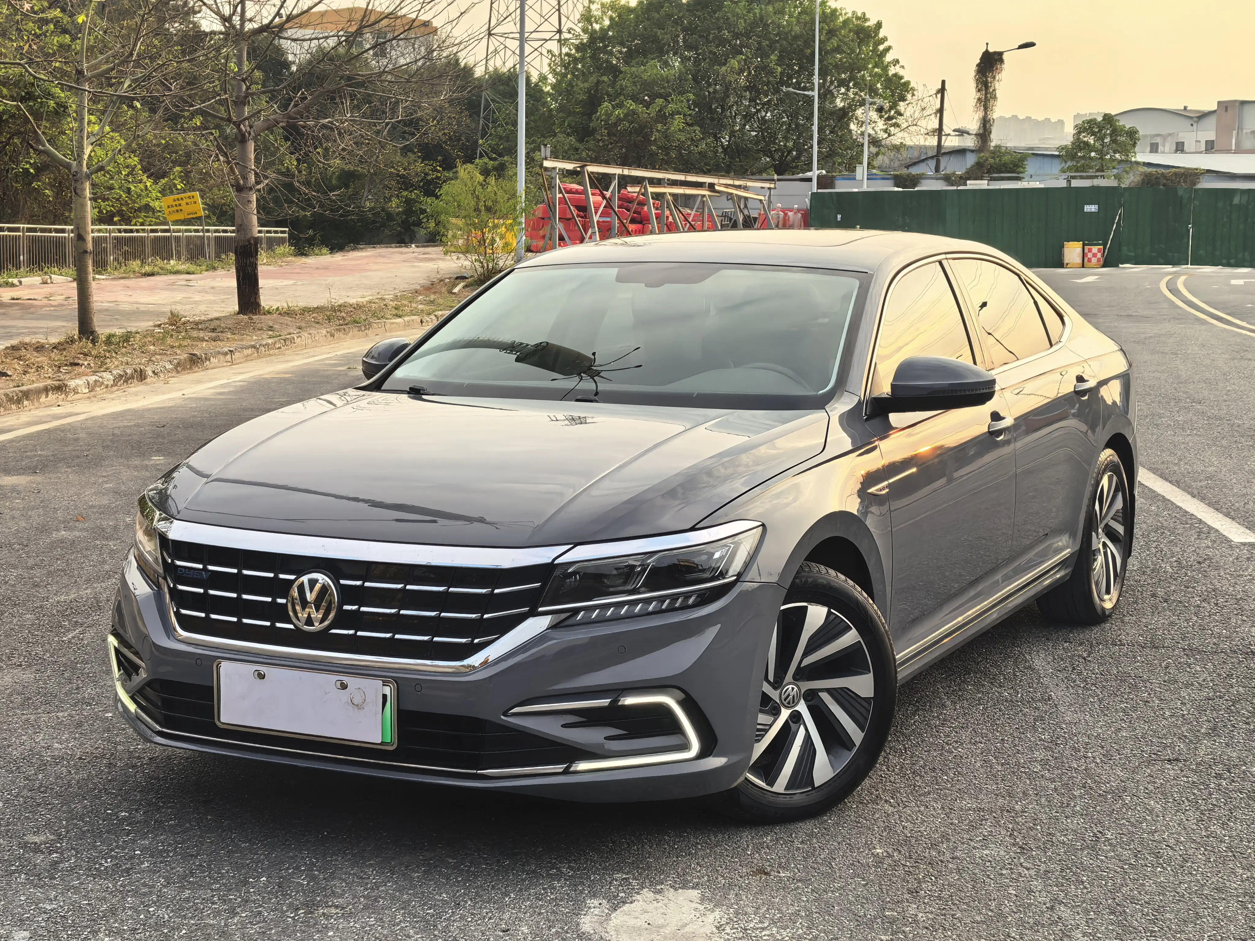 Volkswagen Passat PHEV  из Китая