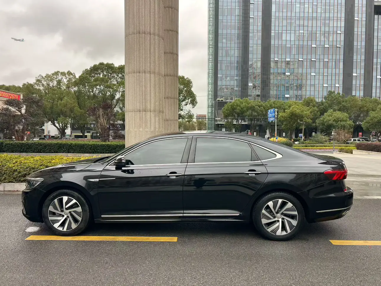 Volkswagen Passat PHEV  из Китая