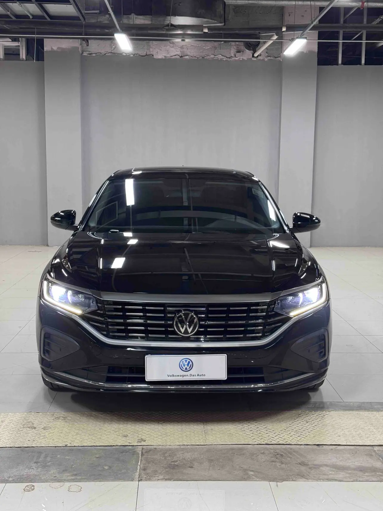 Volkswagen Passat  из Китая