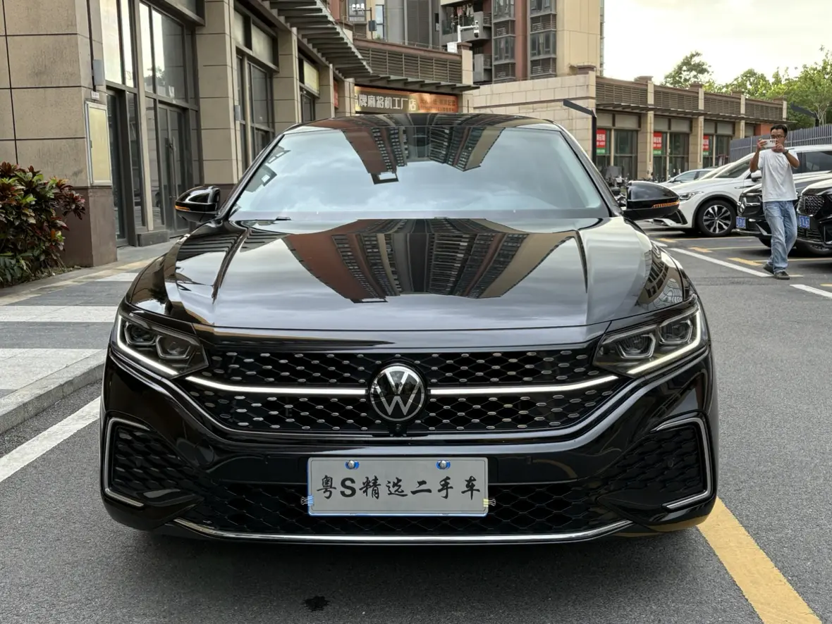 Volkswagen Passat  из Китая