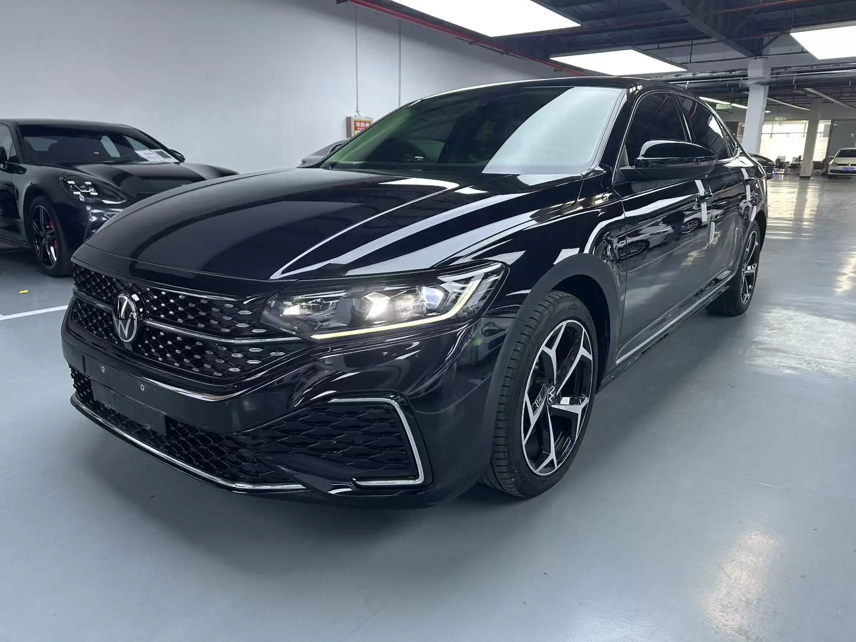 Volkswagen Passat  из Китая