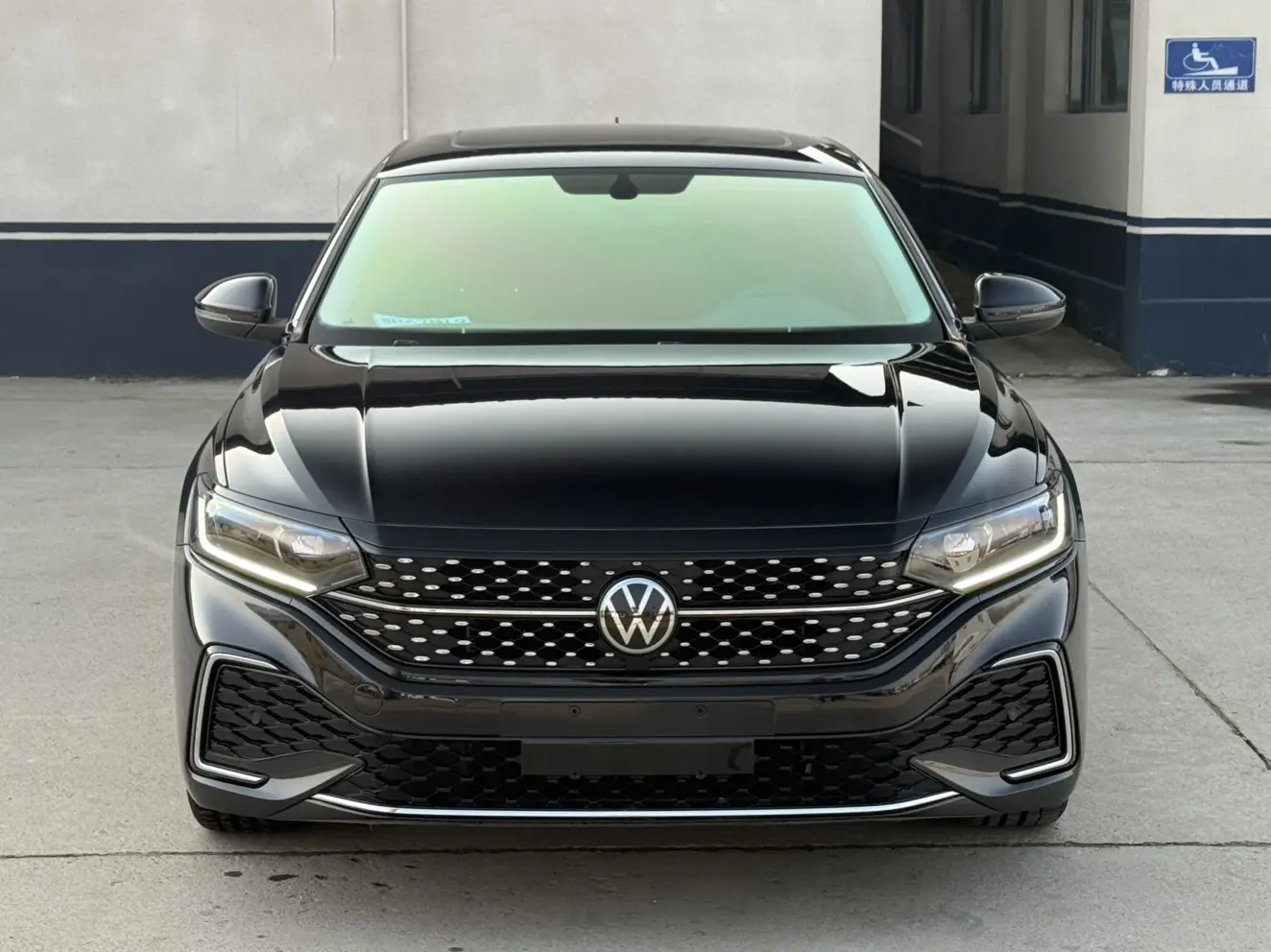 Volkswagen Passat  из Китая