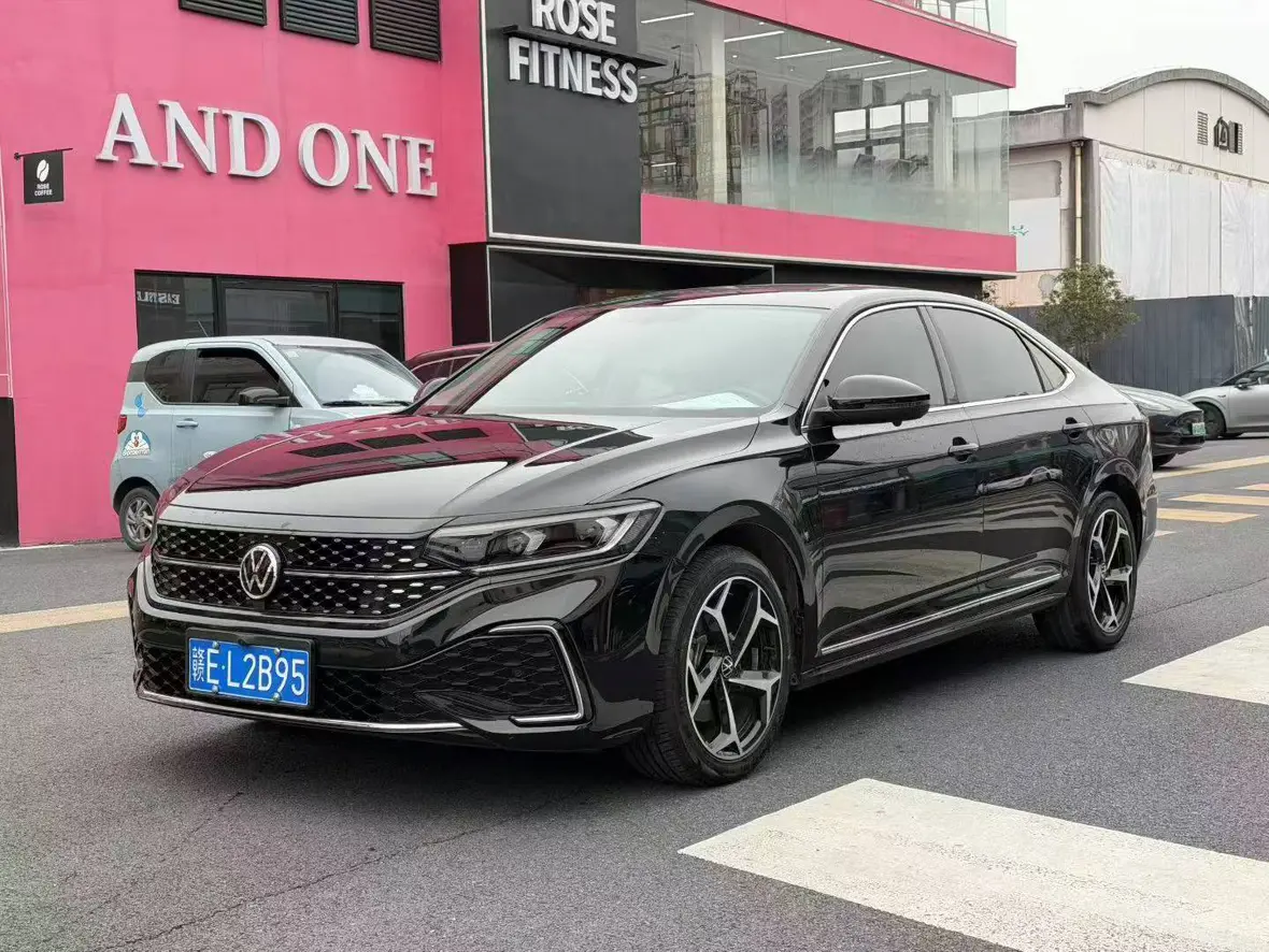 Volkswagen Passat  из Китая