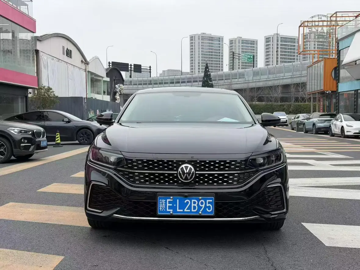 Volkswagen Passat  из Китая