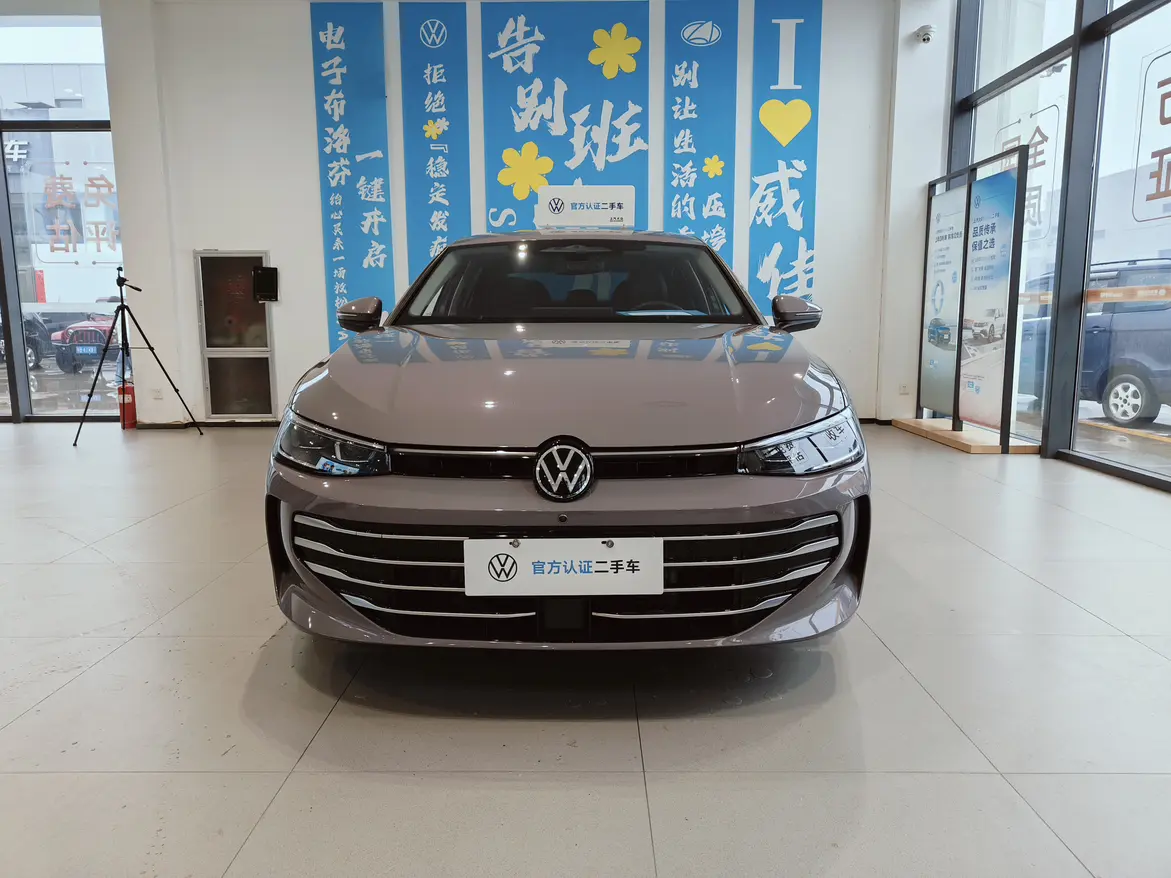 Volkswagen Passat  из Китая