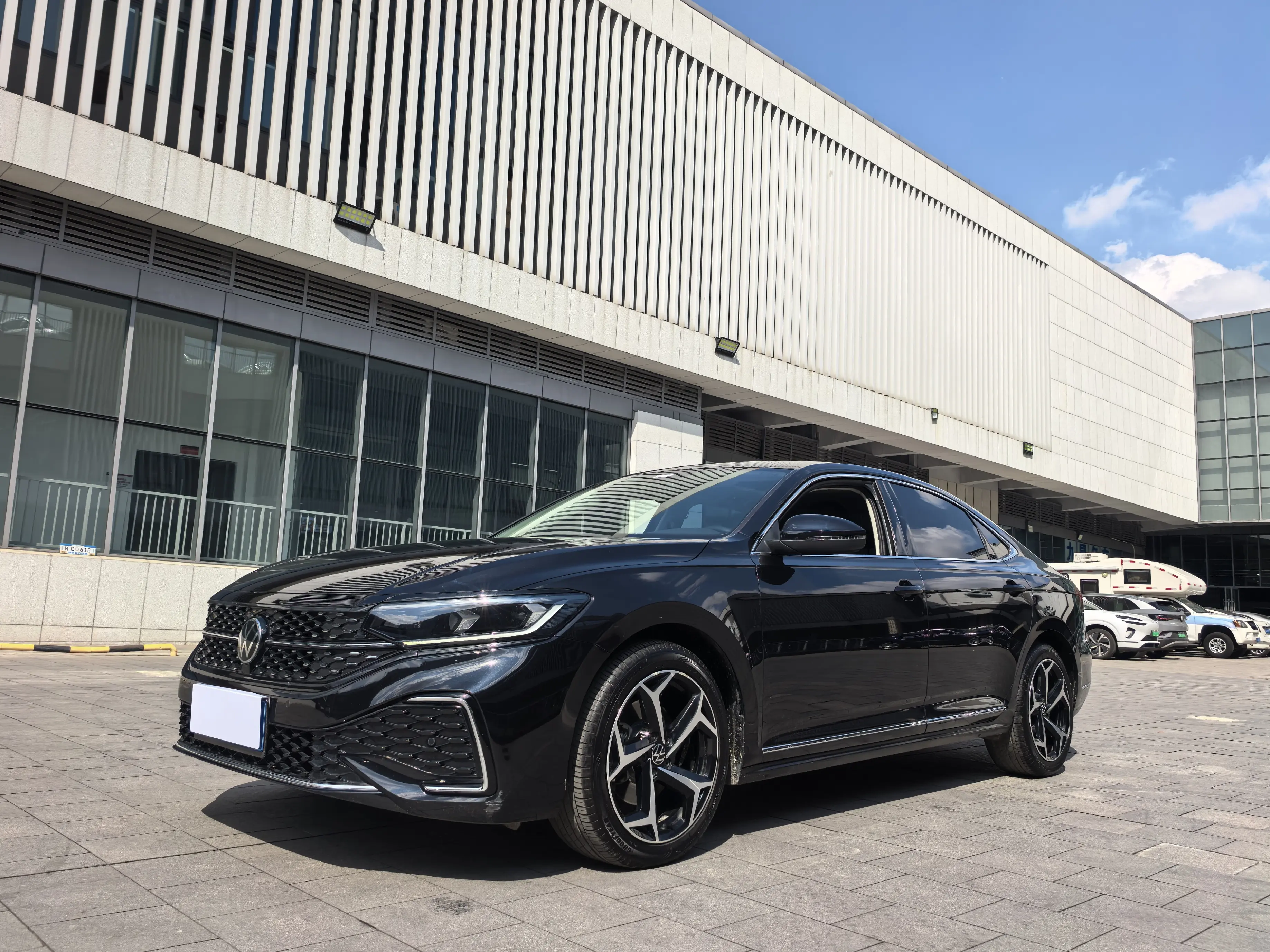 Volkswagen Passat  из Китая