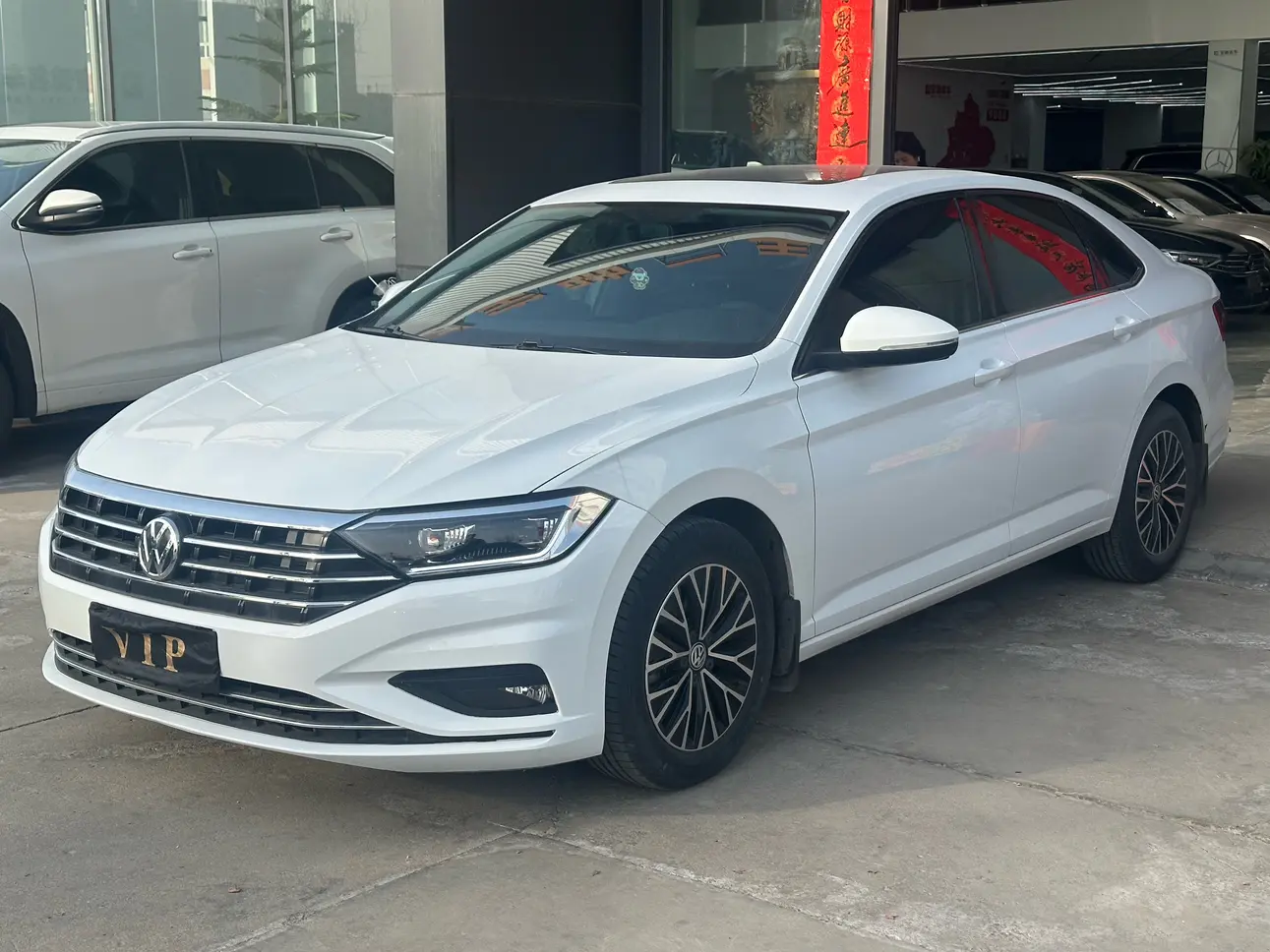 Volkswagen Sagitar  из Китая