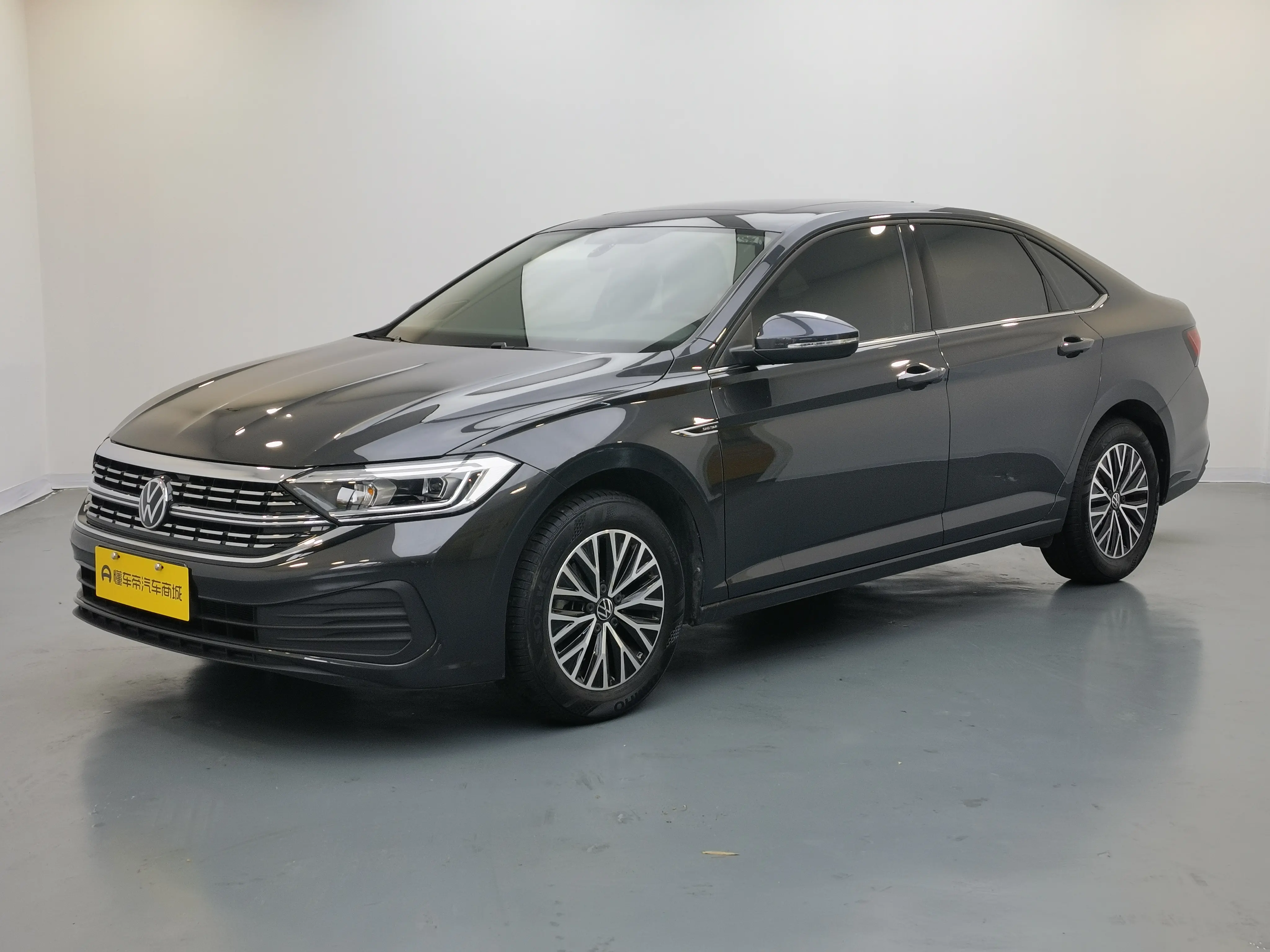 Volkswagen Sagitar  из Китая