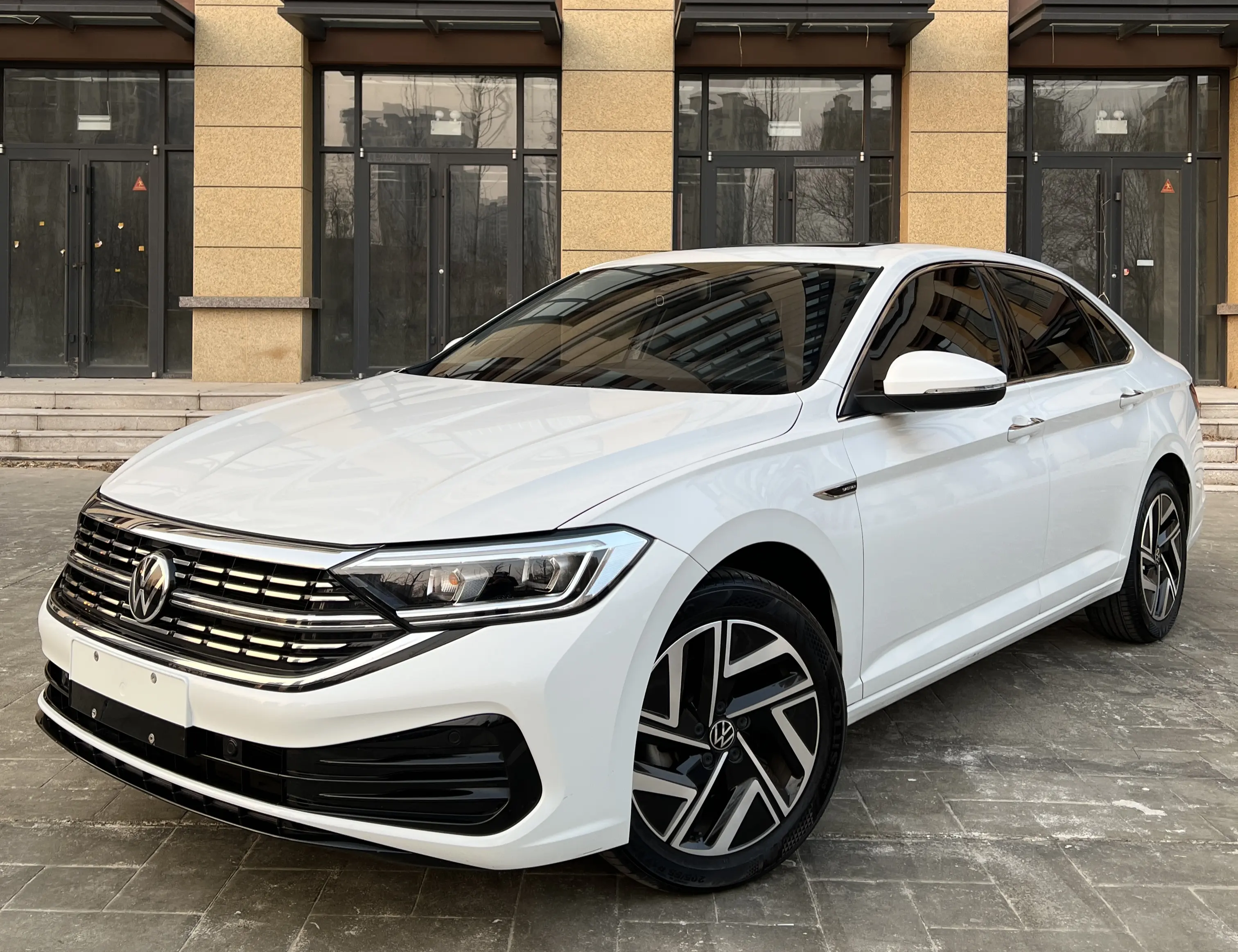 Volkswagen Sagitar  из Китая