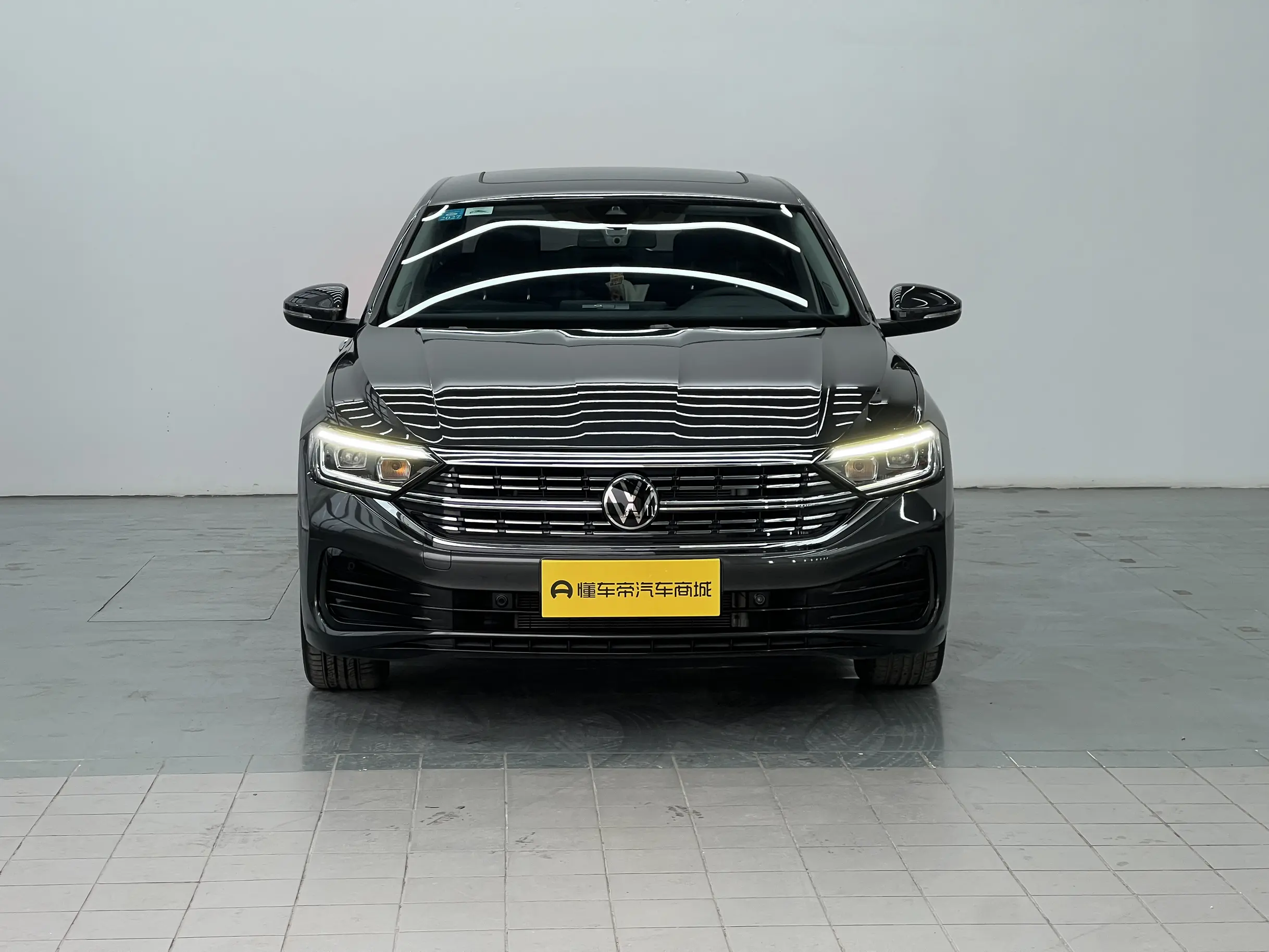 Volkswagen Sagitar  из Китая