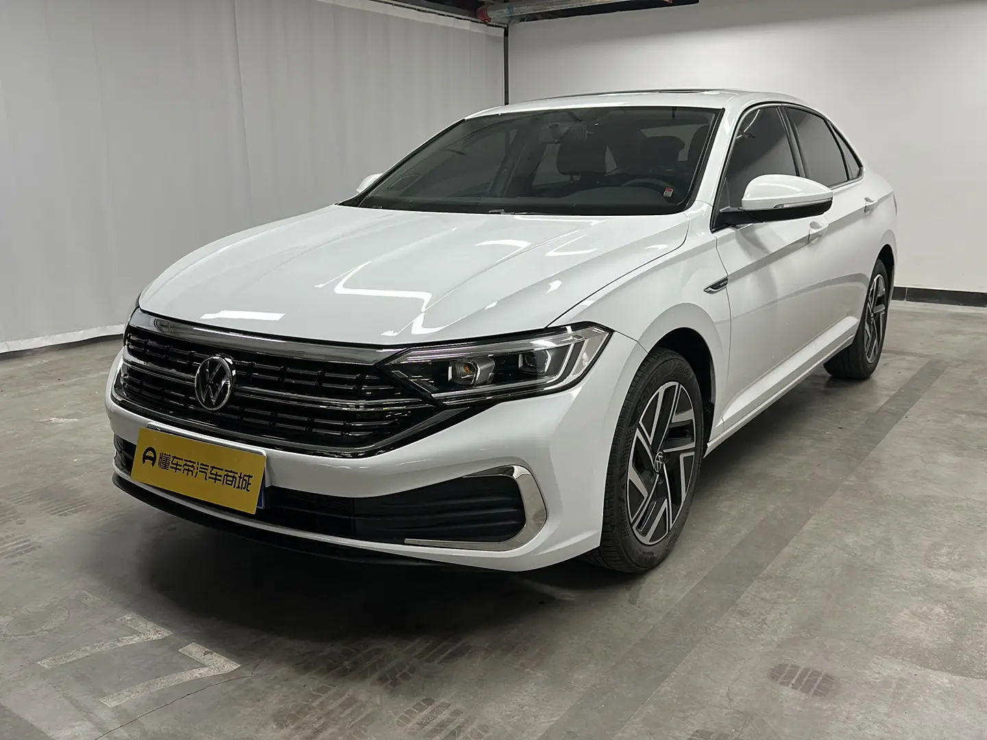 Volkswagen Sagitar  из Китая