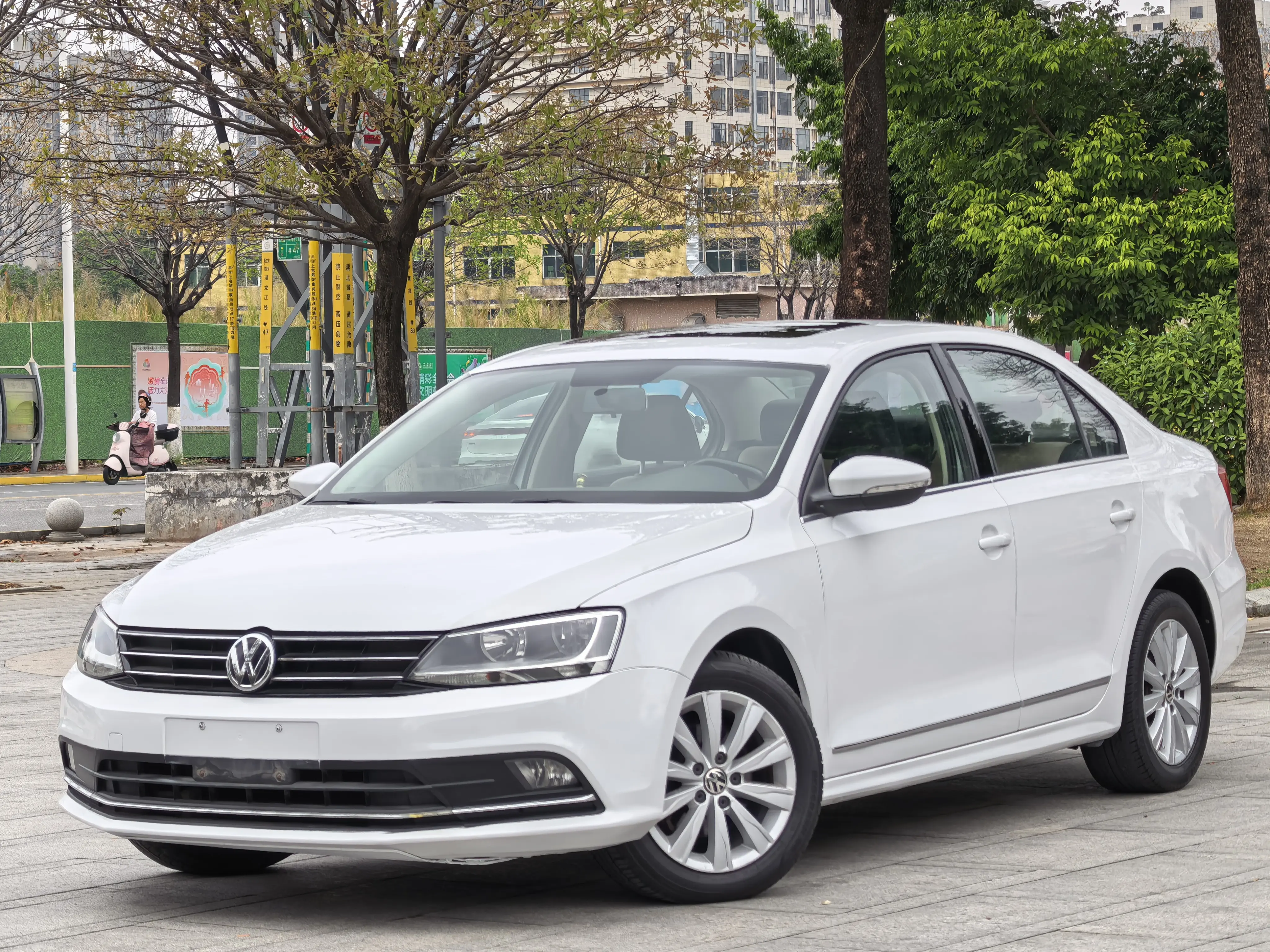 Volkswagen Sagitar  из Китая