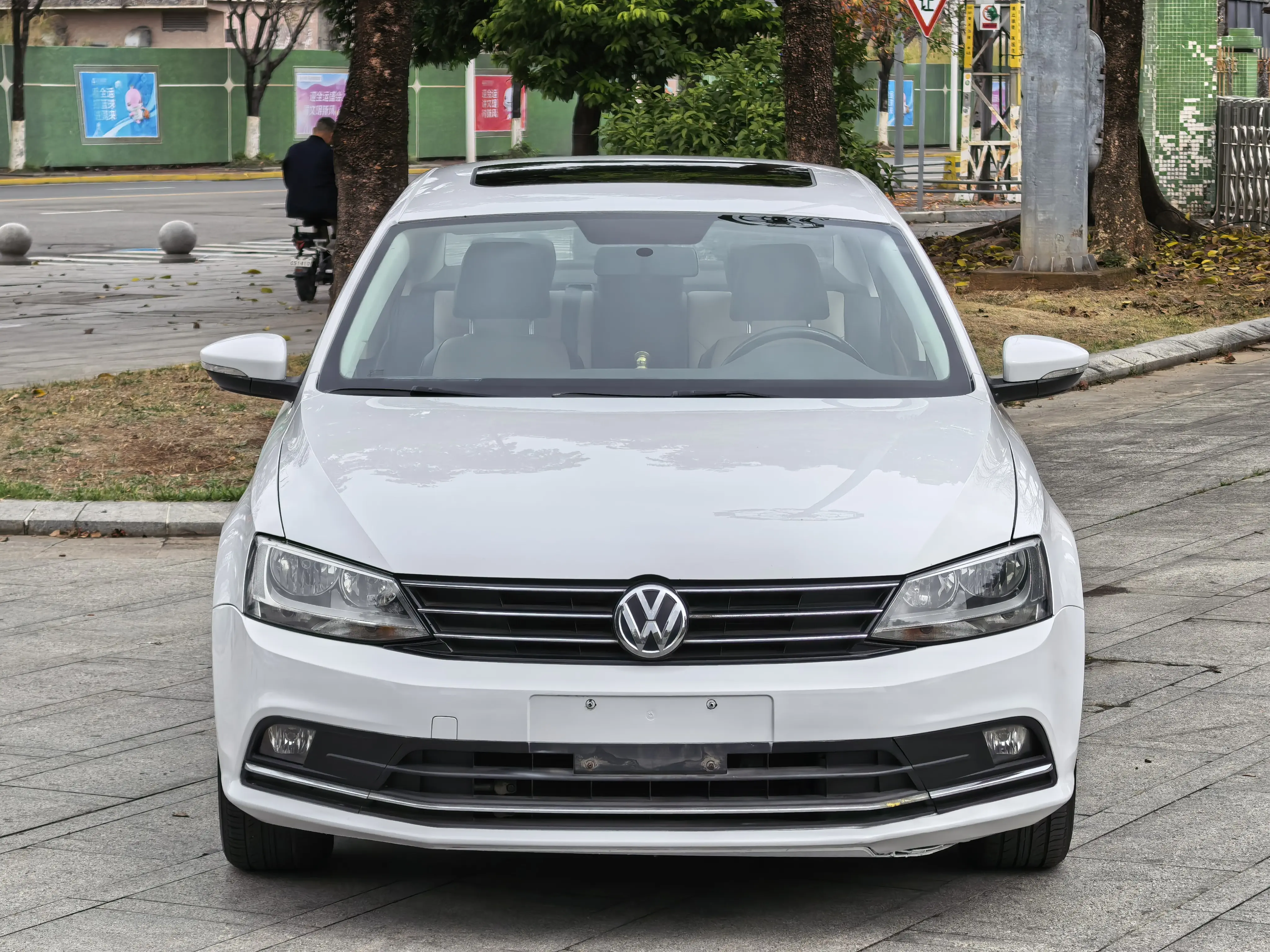 Volkswagen Sagitar  из Китая