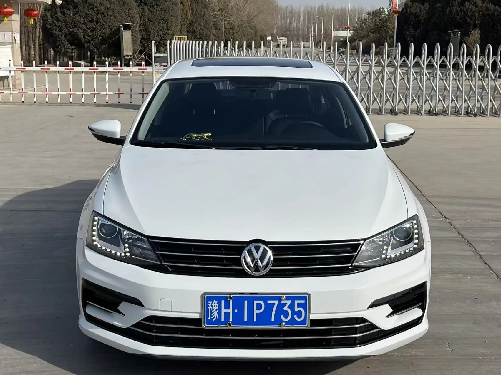 Volkswagen Sagitar  из Китая