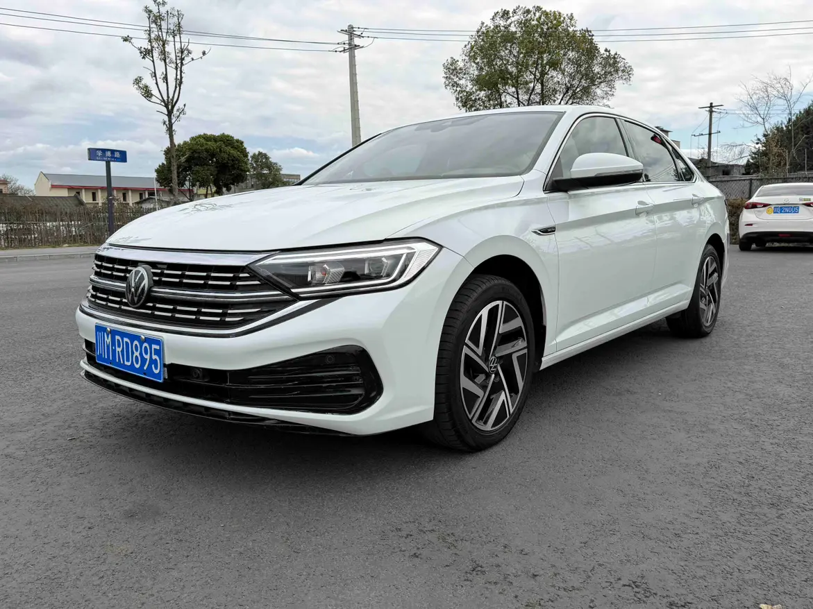 Volkswagen Sagitar  из Китая