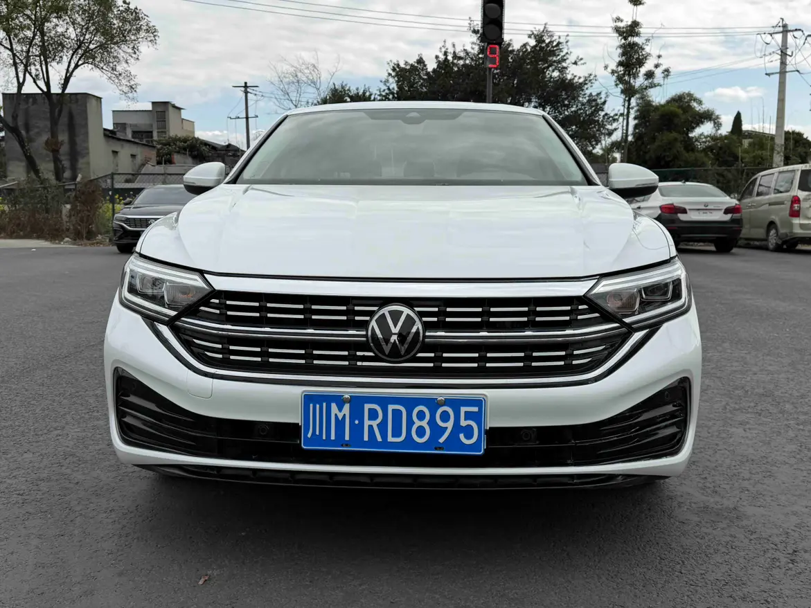 Volkswagen Sagitar  из Китая