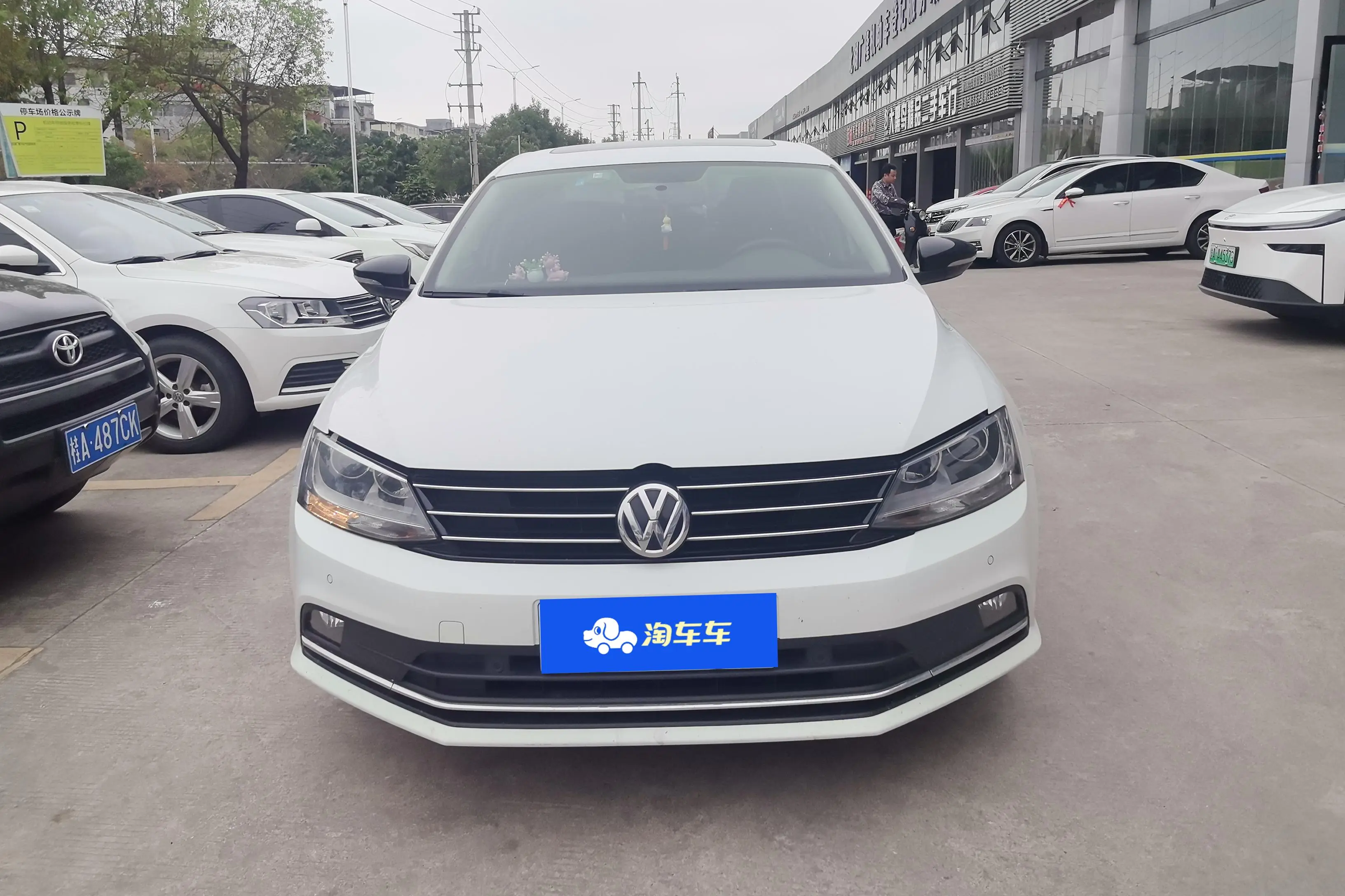 Volkswagen Sagitar  из Китая