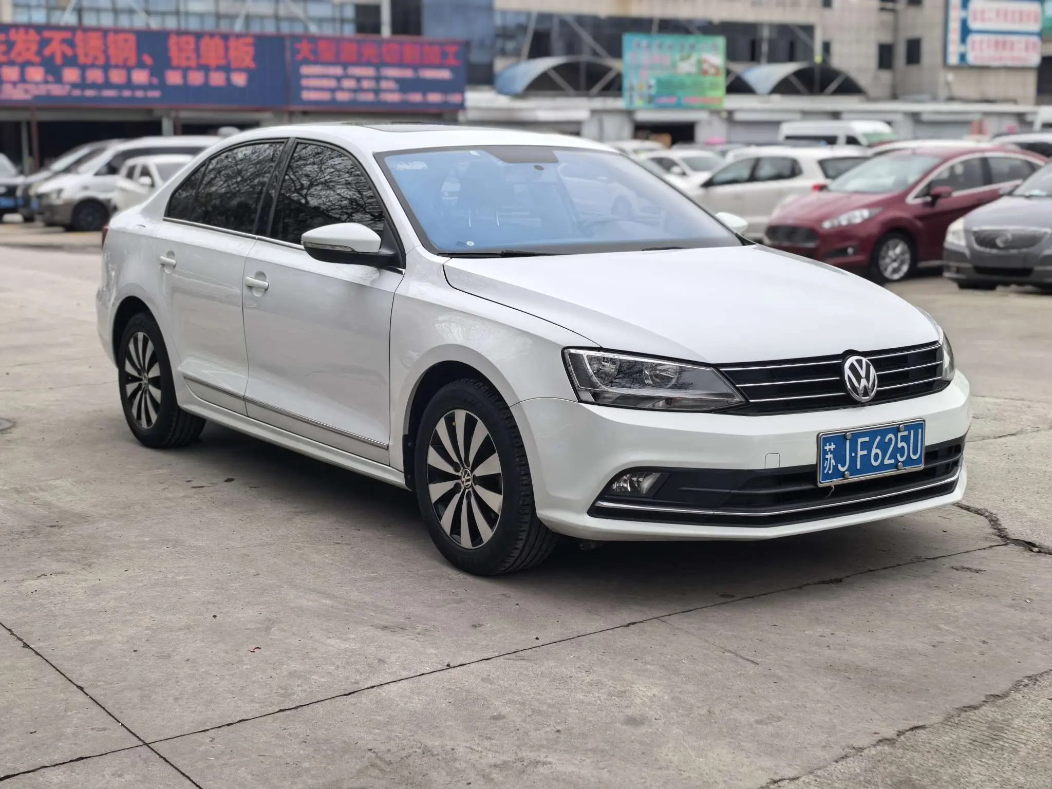 Volkswagen Sagitar  из Китая
