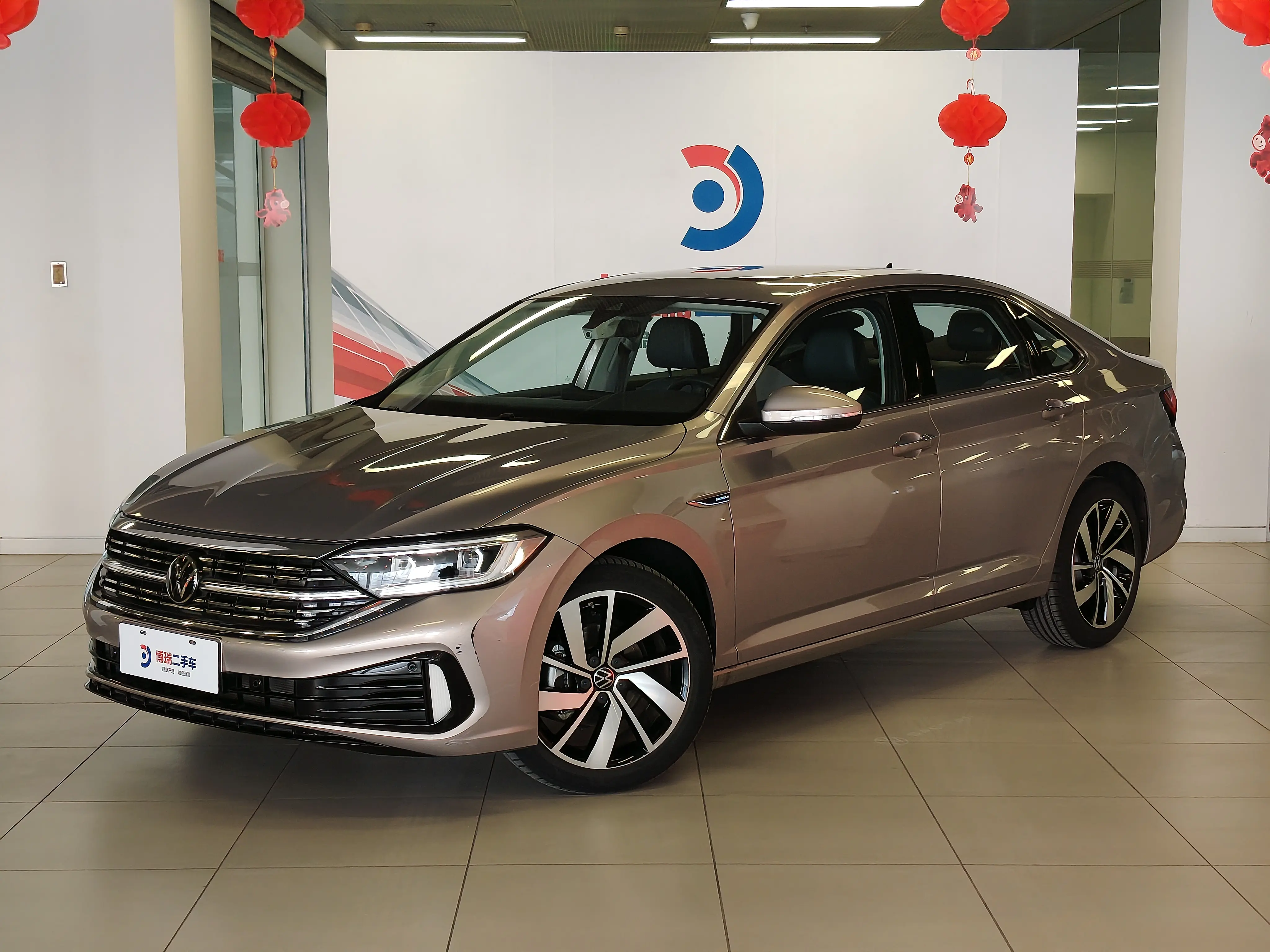 Volkswagen Sagitar  из Китая