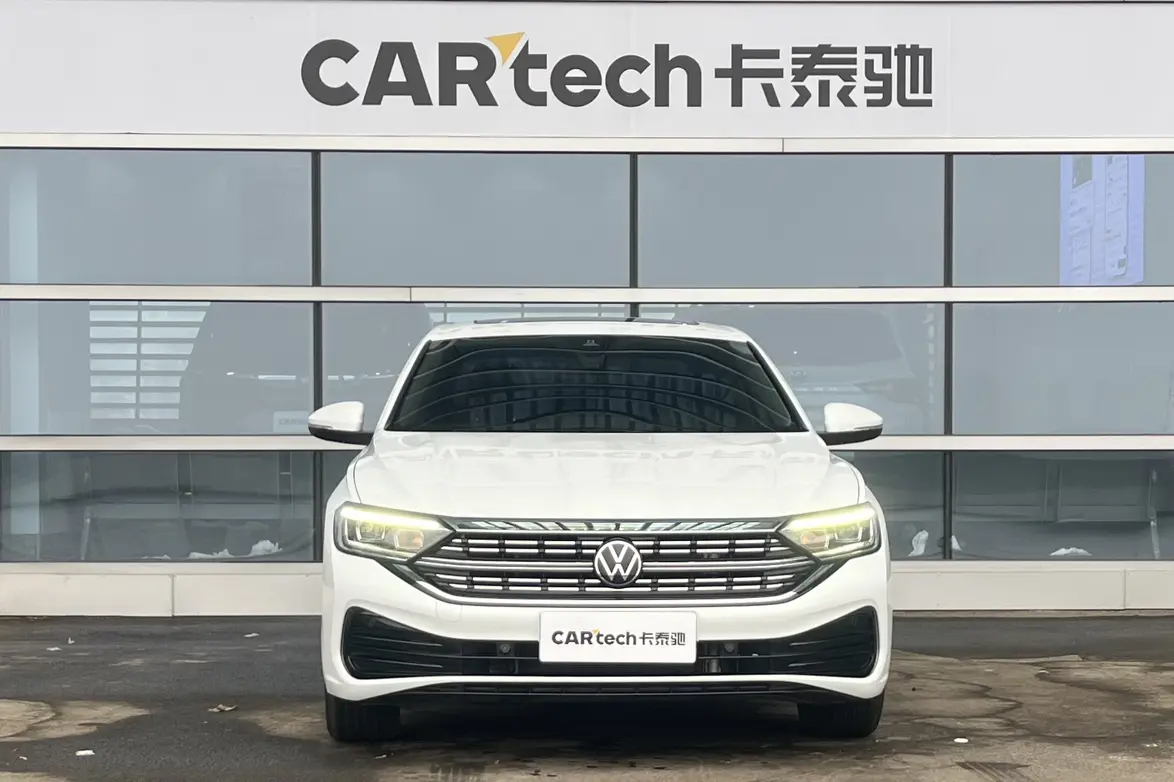 Volkswagen Sagitar  из Китая