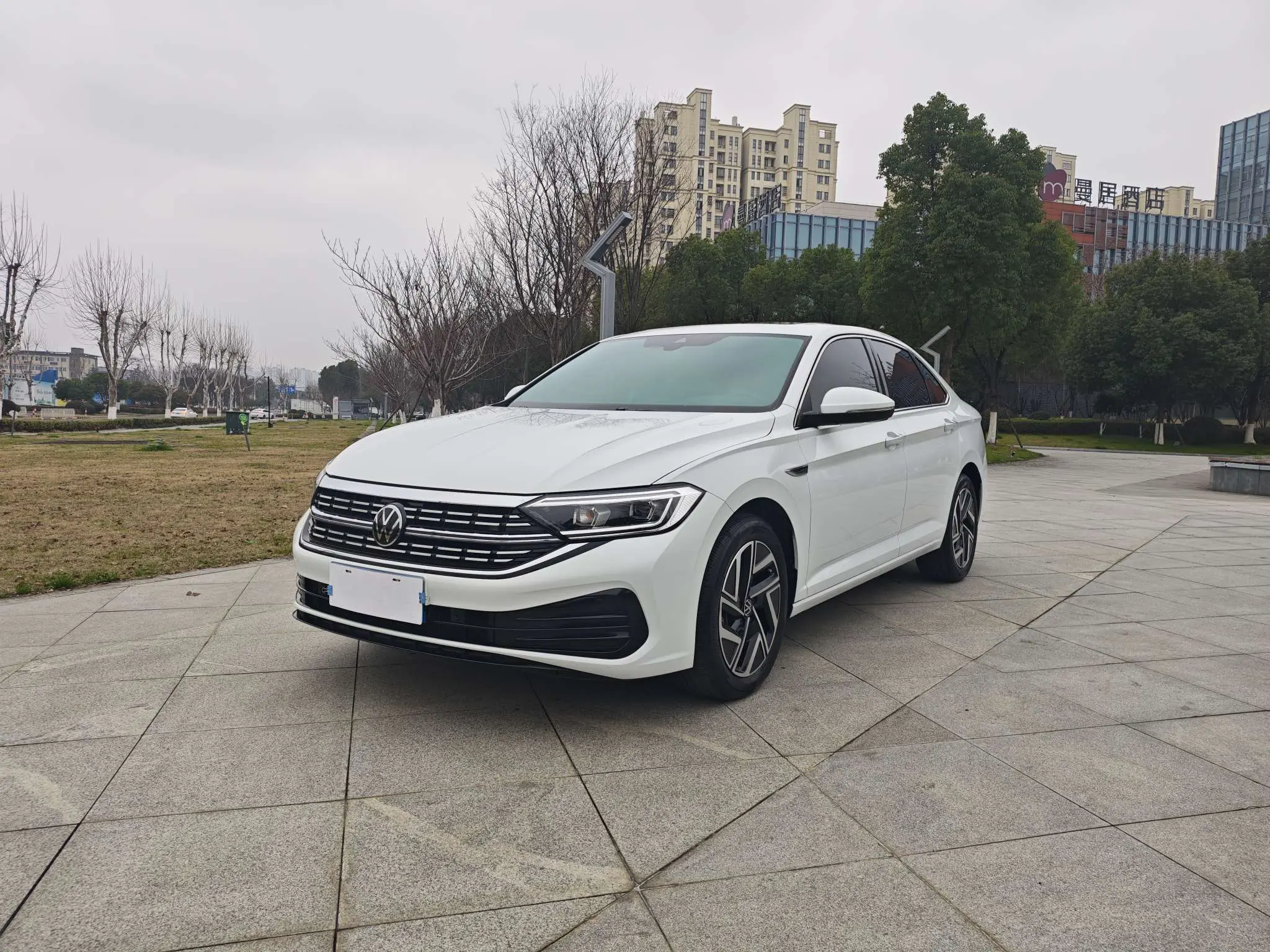 Volkswagen Sagitar  из Китая