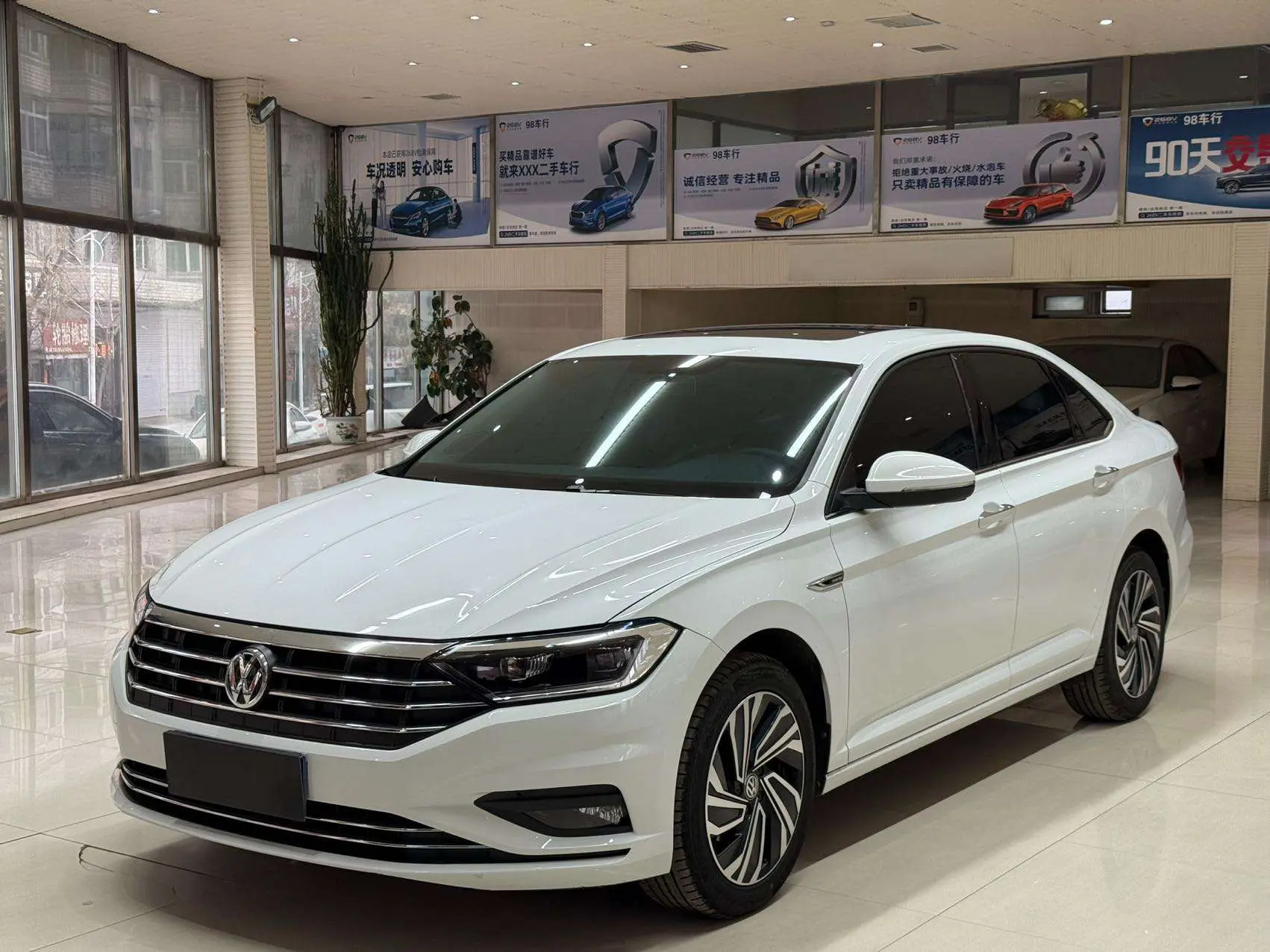 Volkswagen Sagitar  из Китая