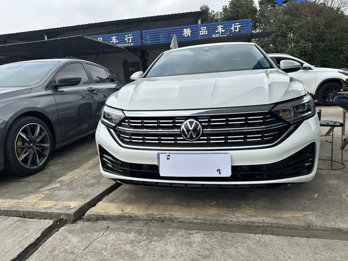 Volkswagen Sagitar  из Китая