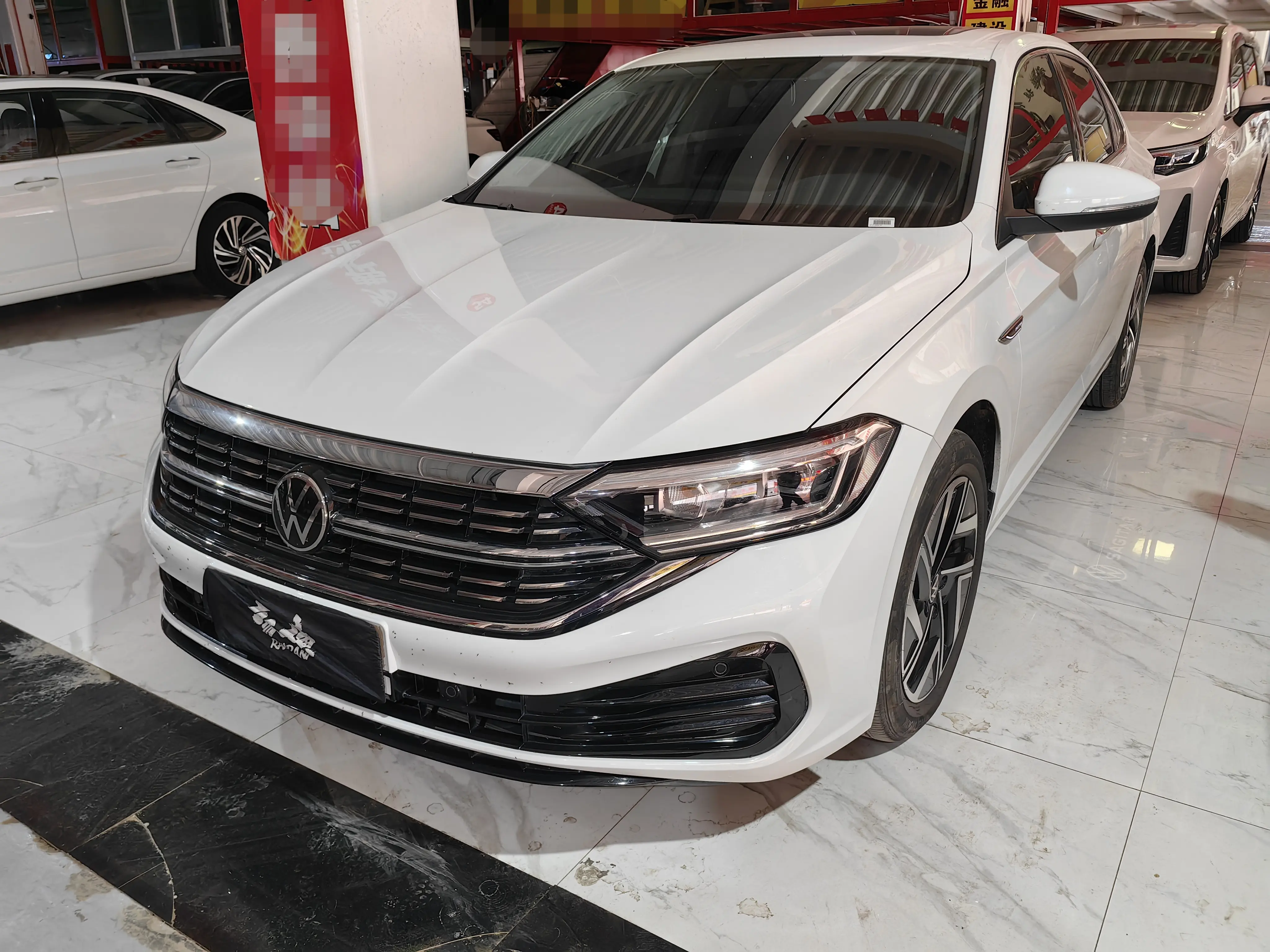 Volkswagen Sagitar  из Китая