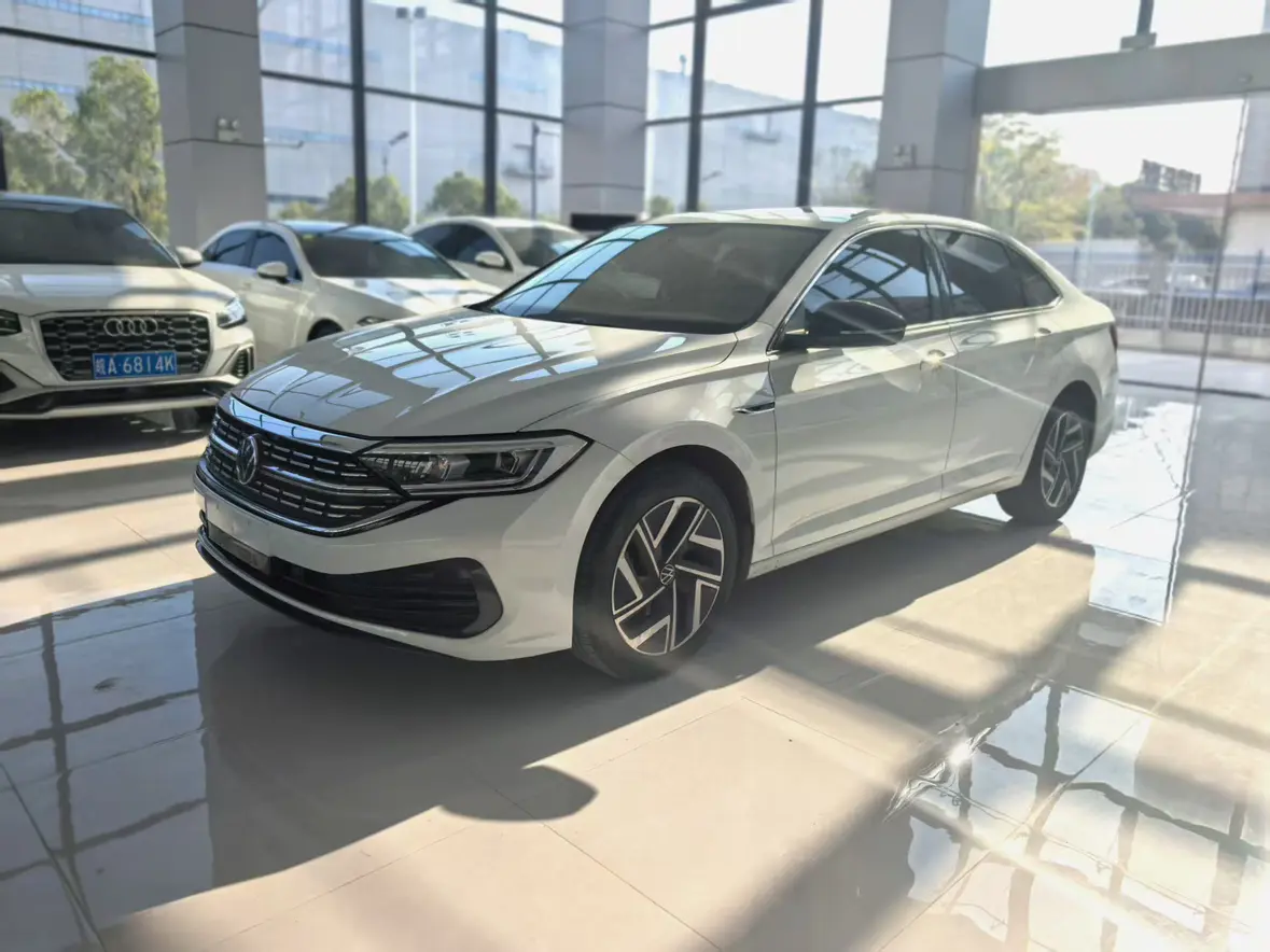 Volkswagen Sagitar  из Китая