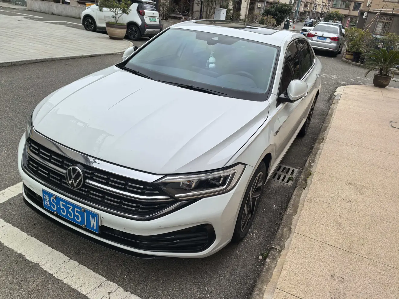 Volkswagen Sagitar  из Китая