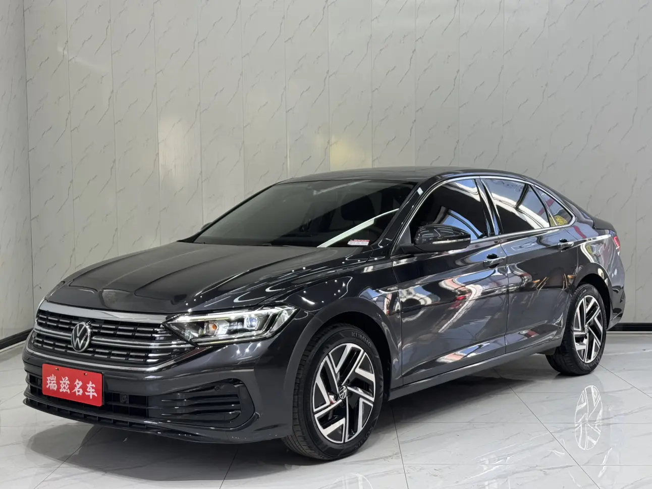 Volkswagen Sagitar  из Китая