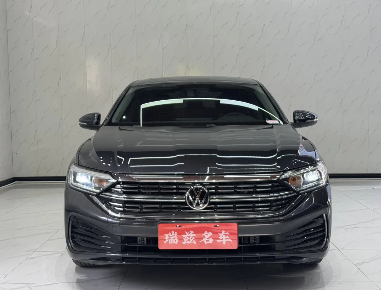 Volkswagen Sagitar  из Китая