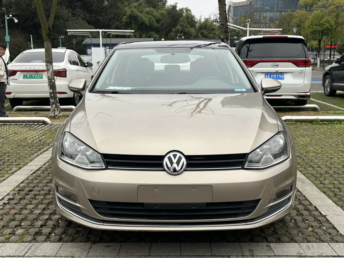 Volkswagen Golf  из Китая