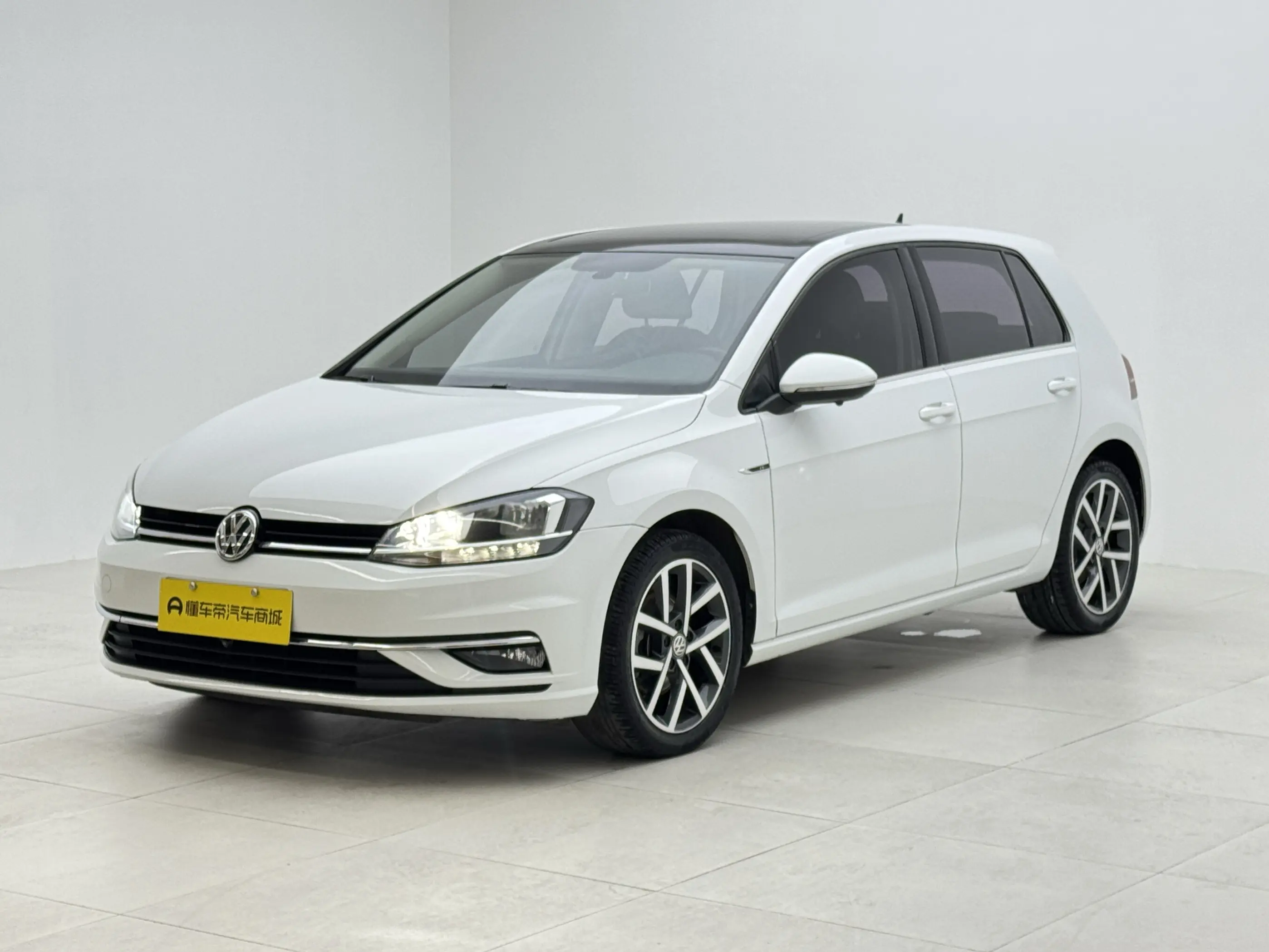 Volkswagen Golf  из Китая