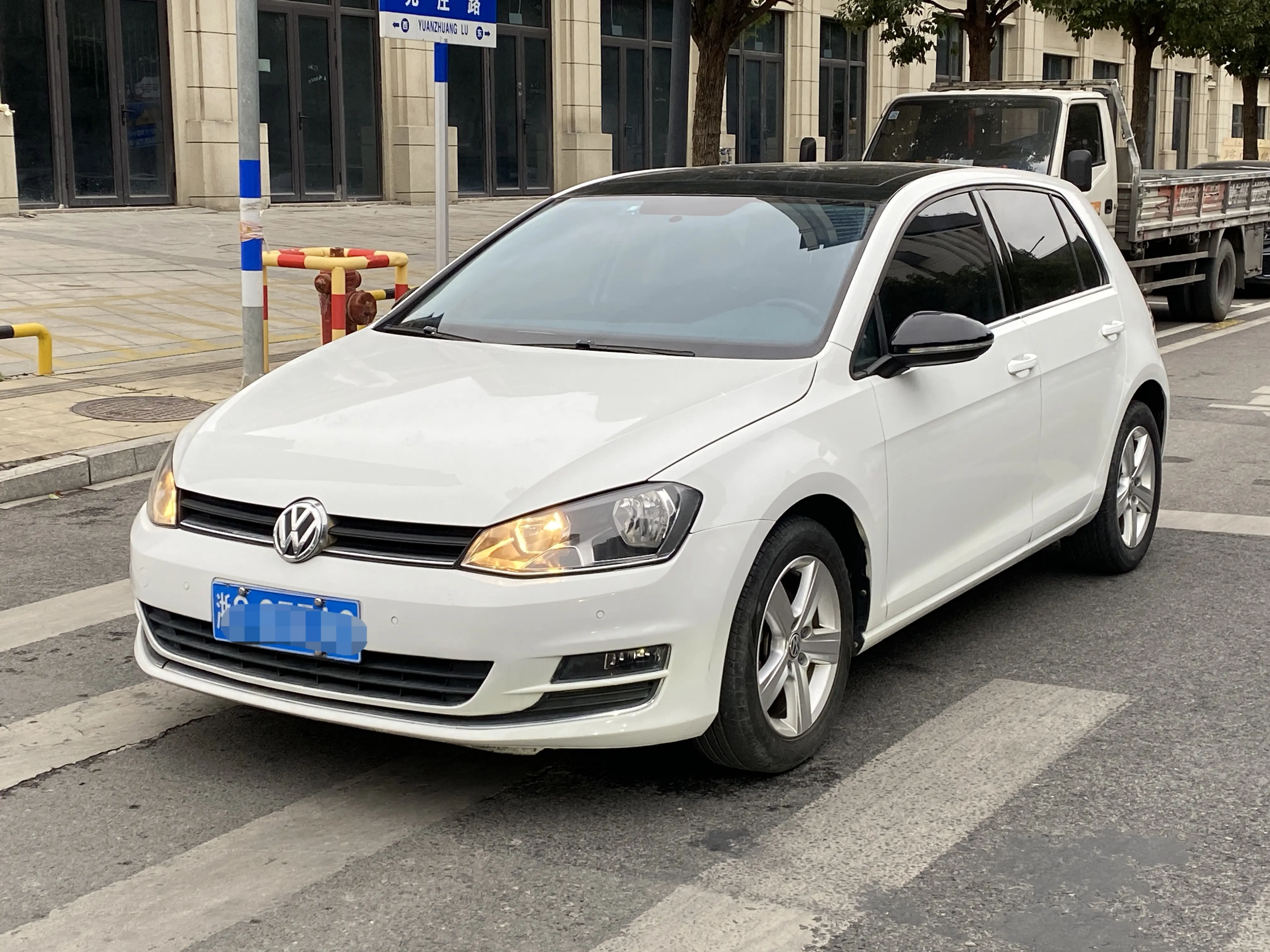 Volkswagen Golf  из Китая