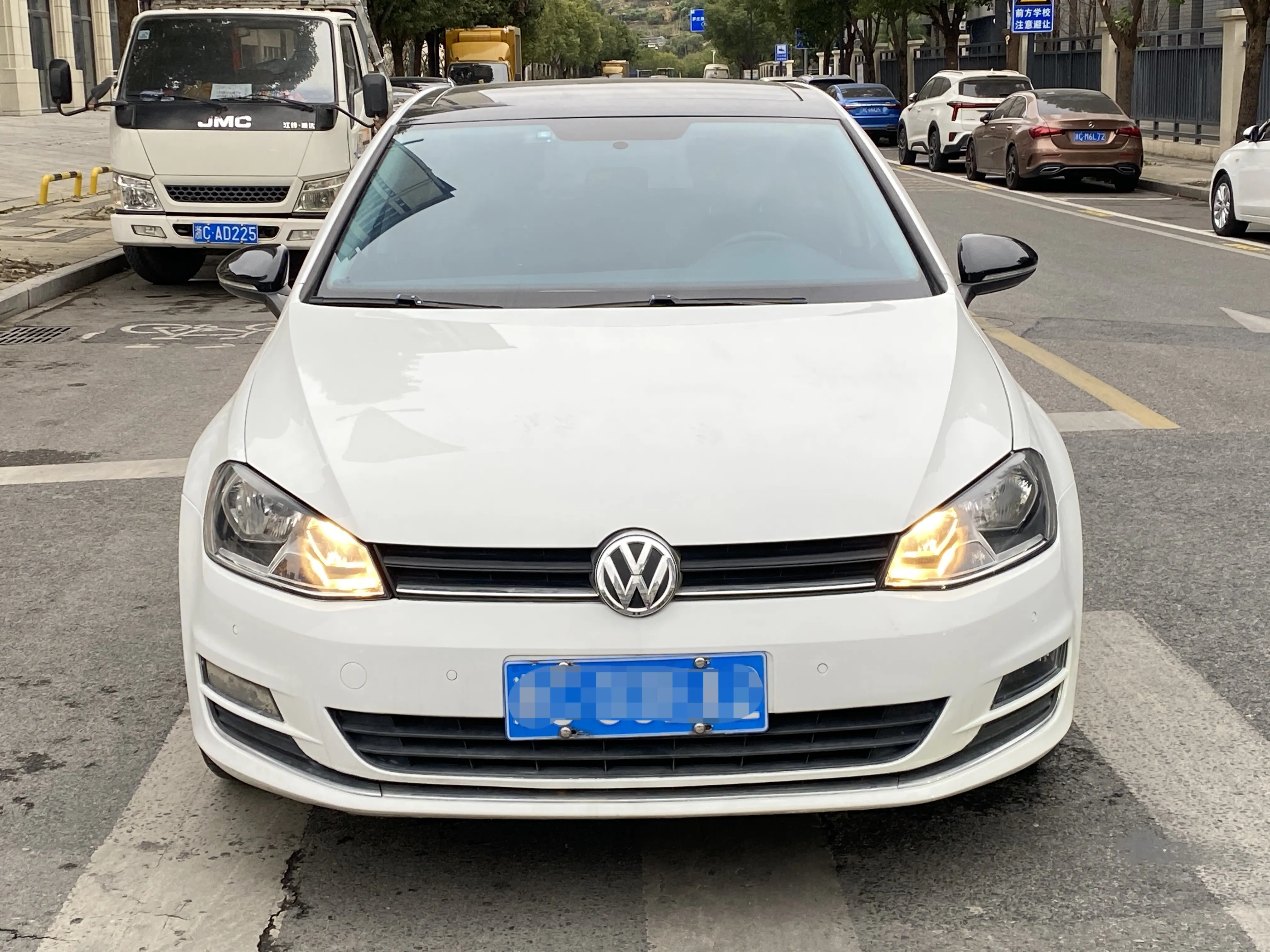 Volkswagen Golf  из Китая