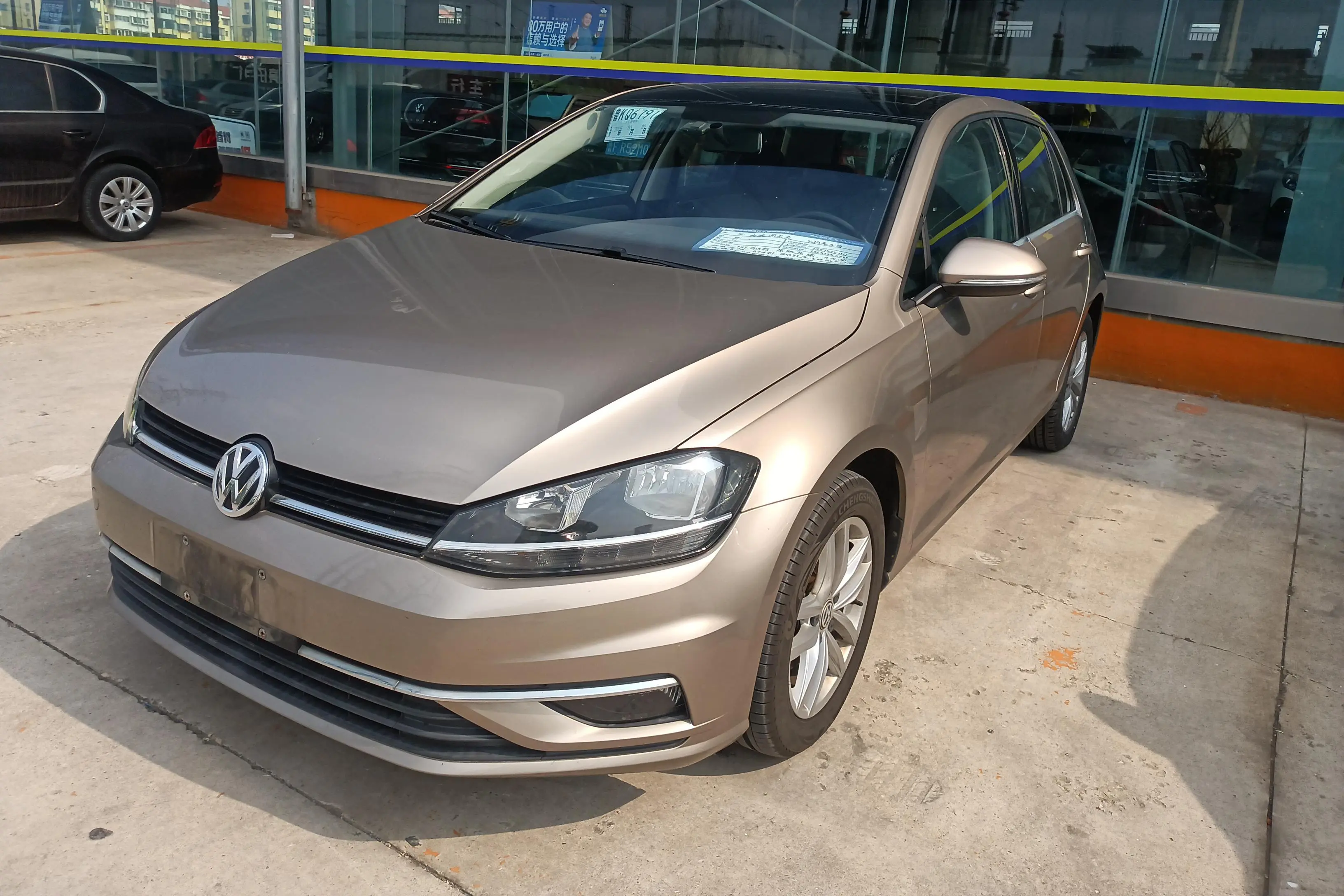 Volkswagen Golf  из Китая