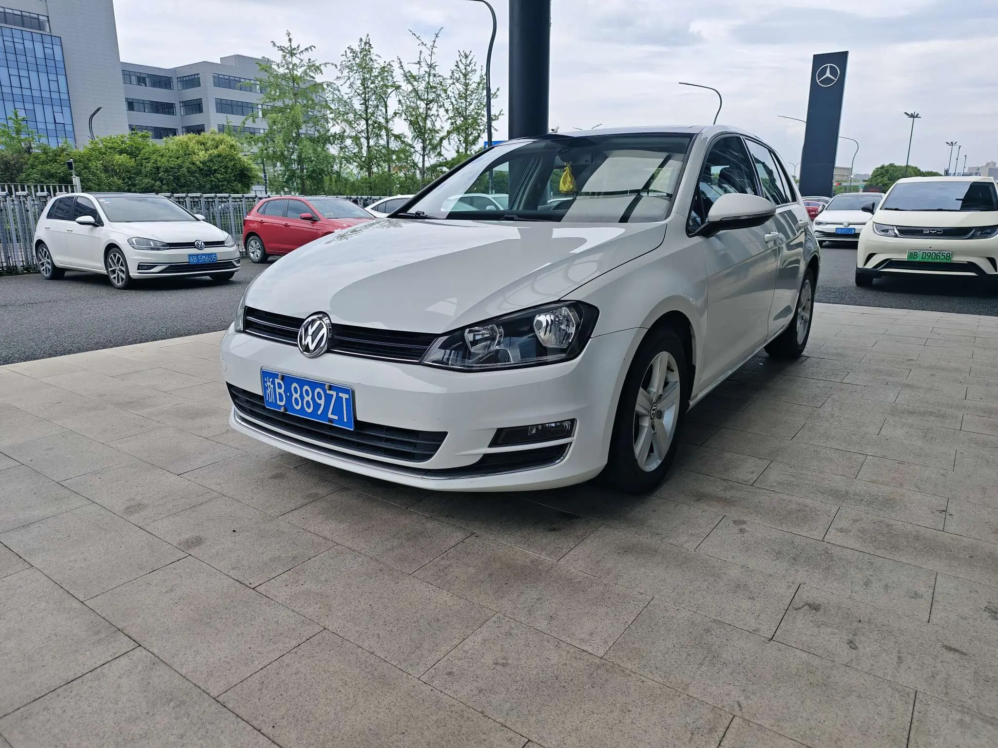 Volkswagen Golf  из Китая