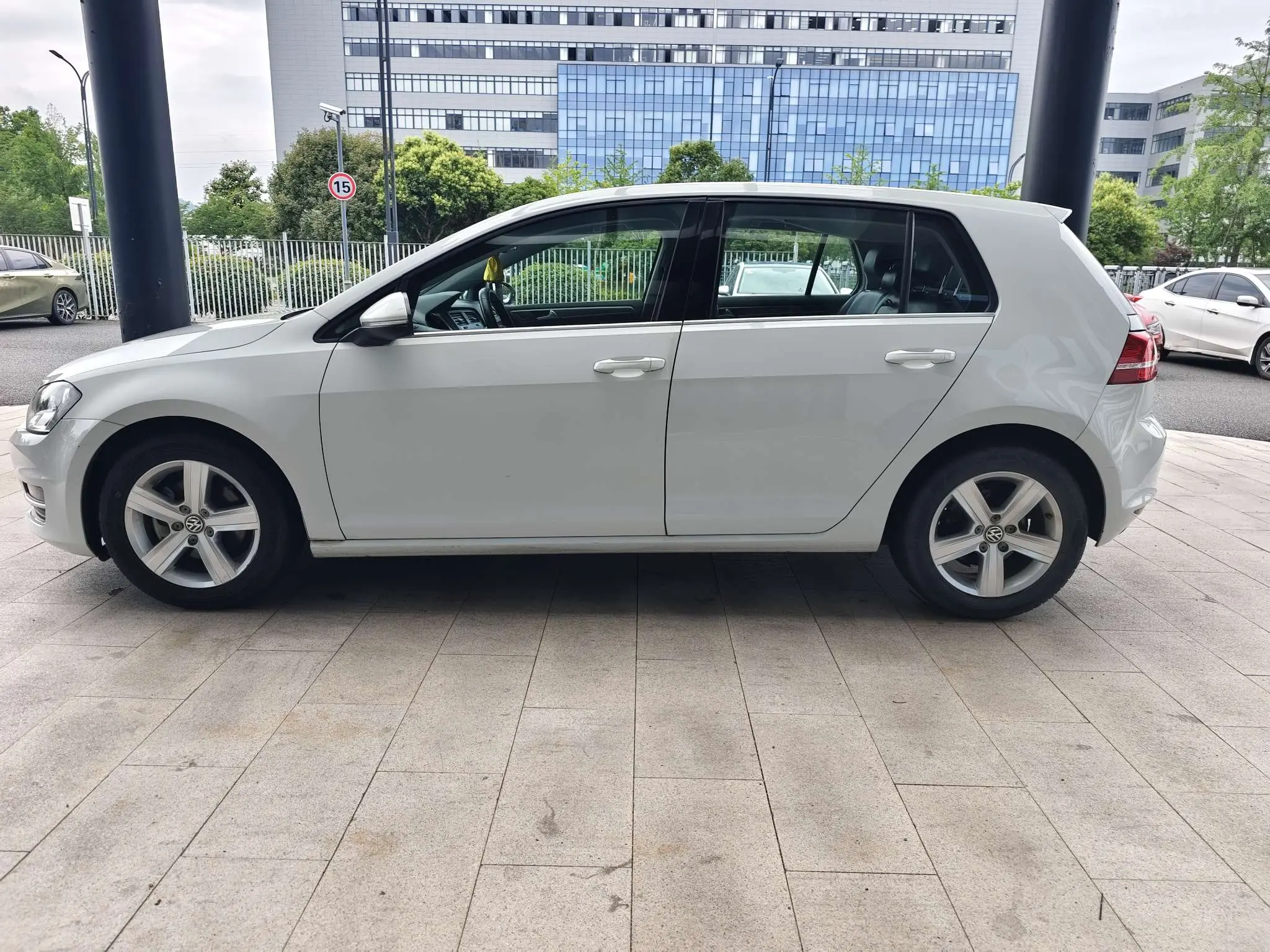 Volkswagen Golf  из Китая