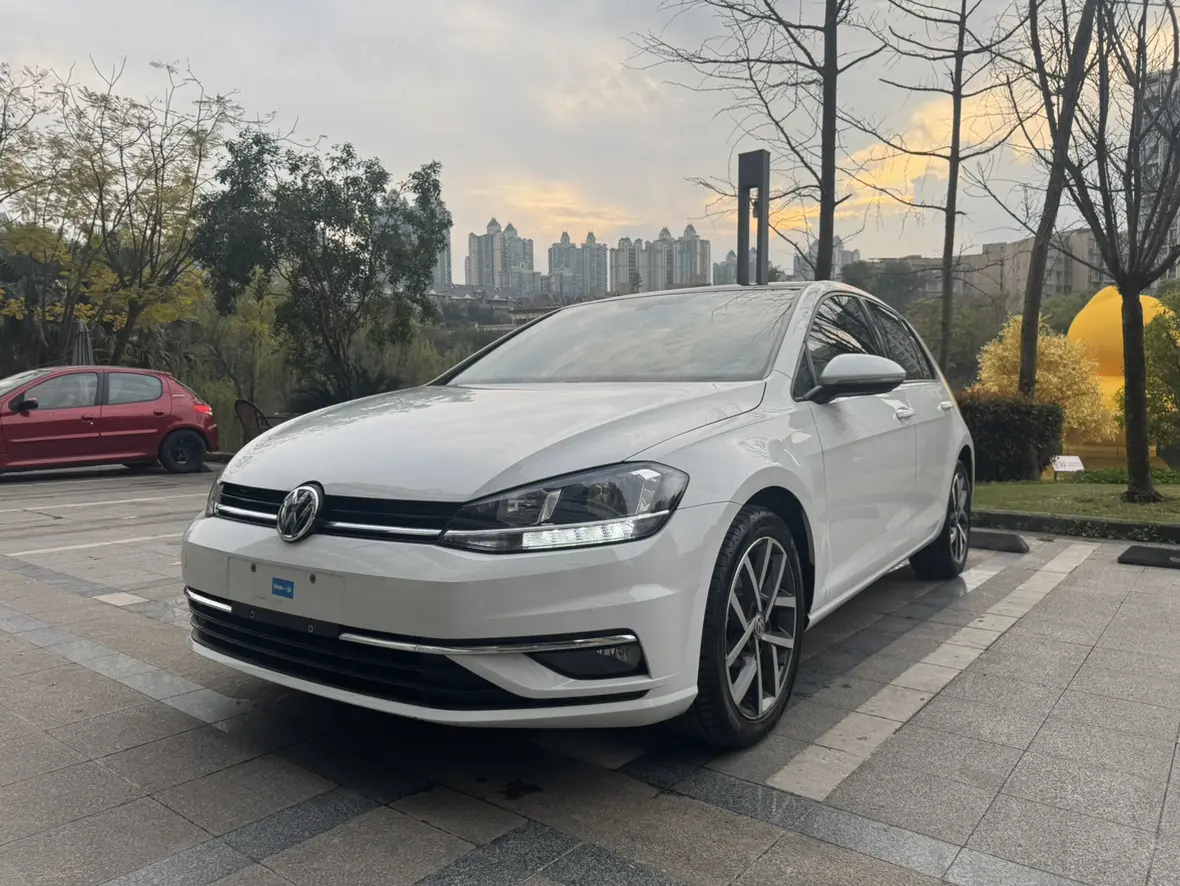Volkswagen Golf  из Китая