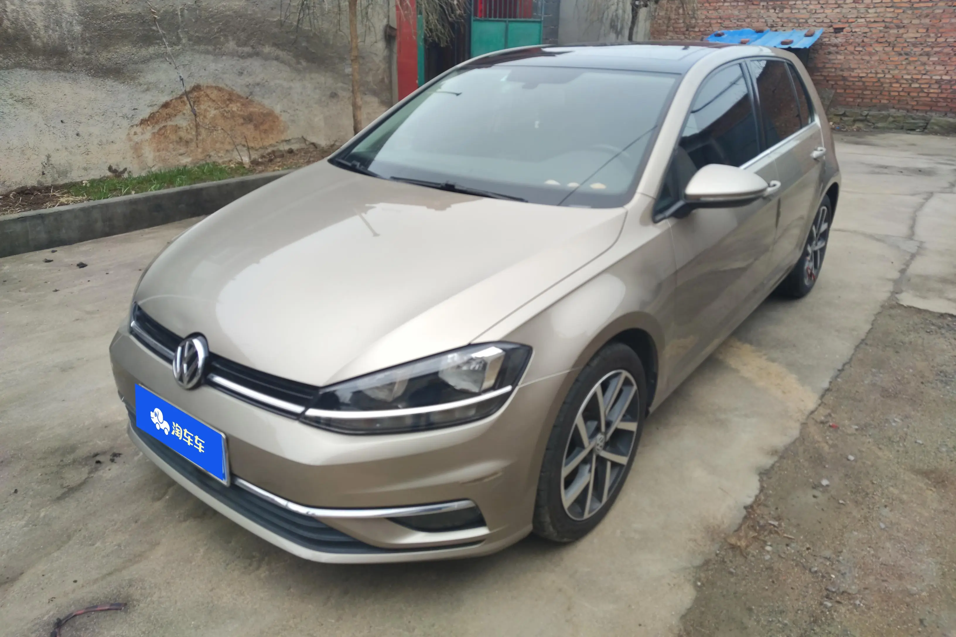 Volkswagen Golf  из Китая