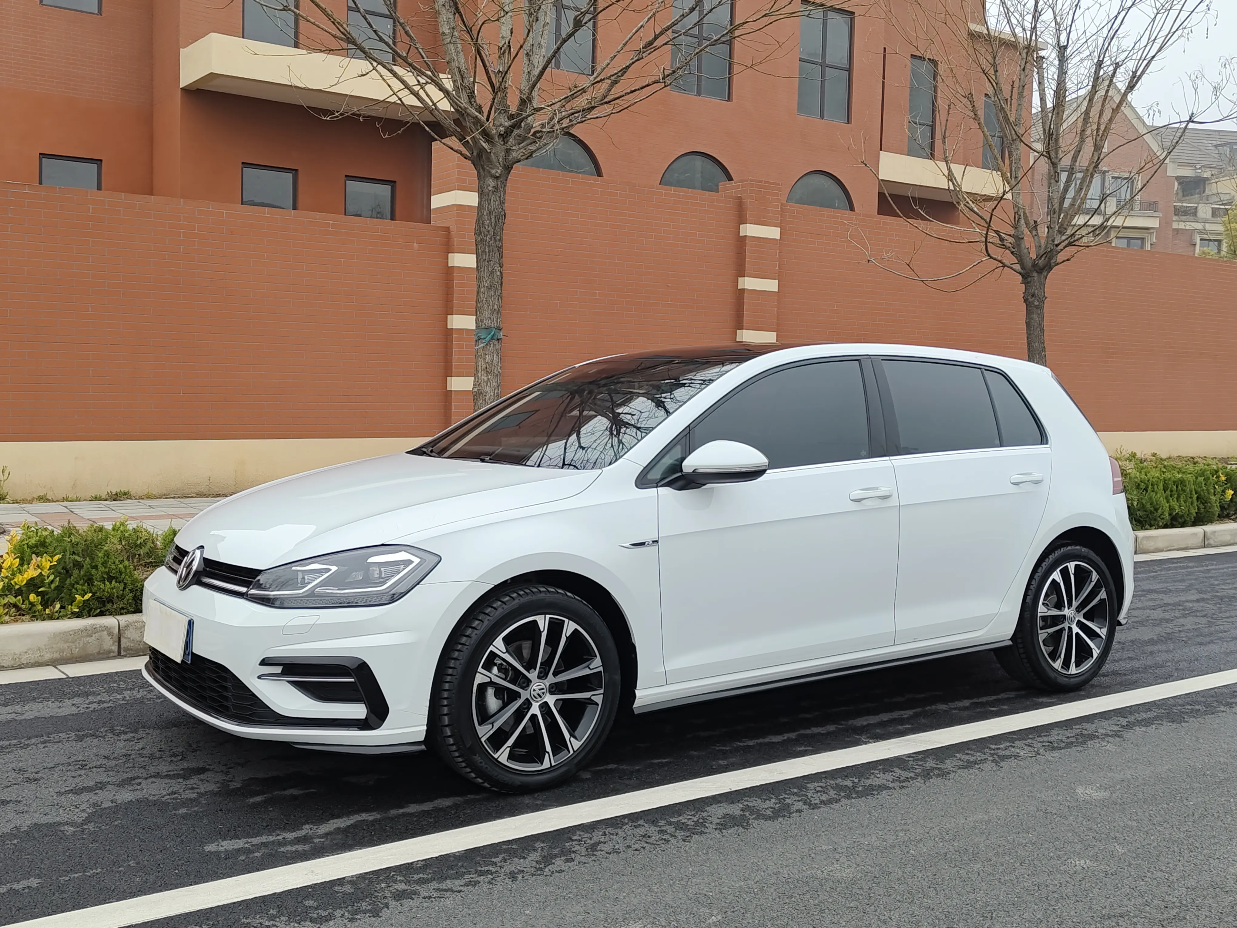 Volkswagen Golf  из Китая