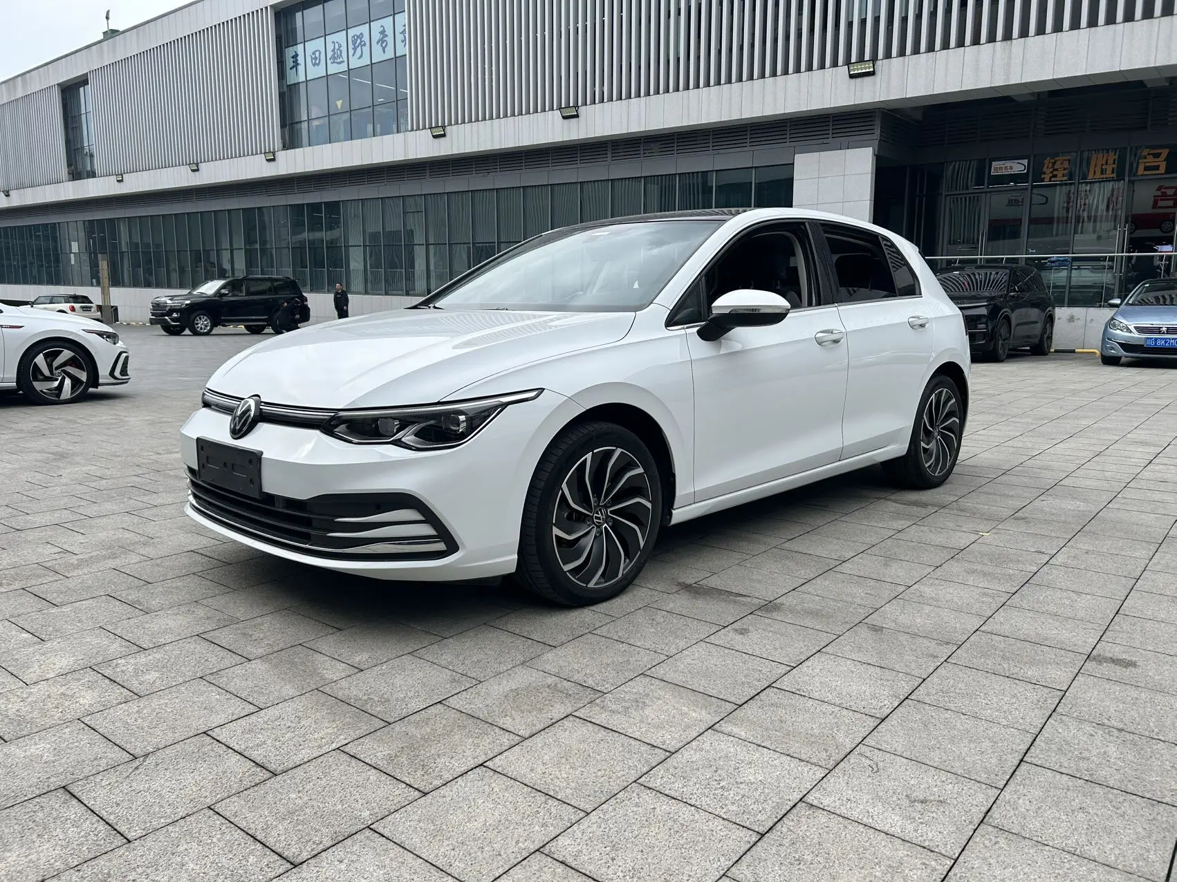 Volkswagen Golf  из Китая