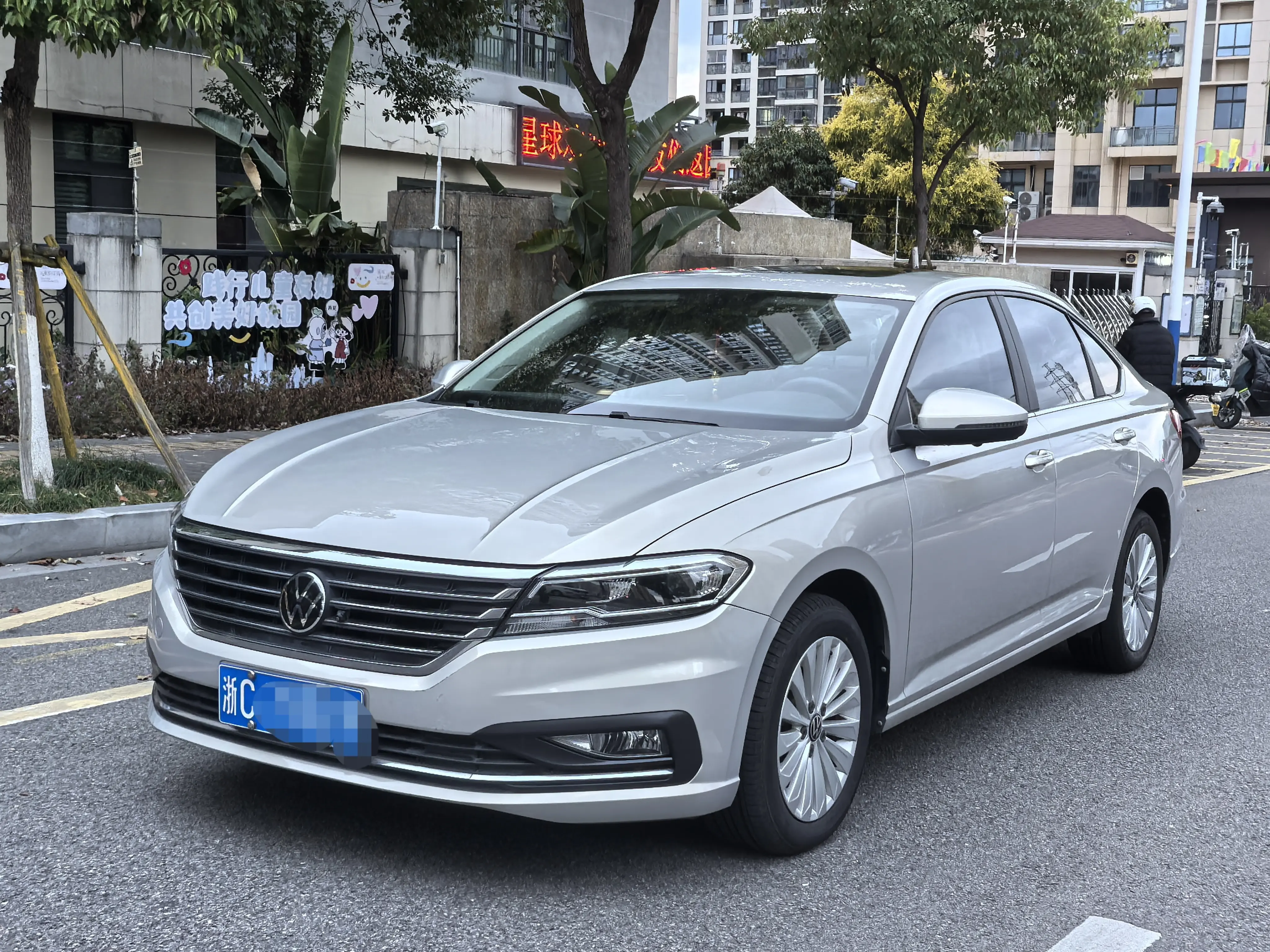 Volkswagen Lavida  из Китая