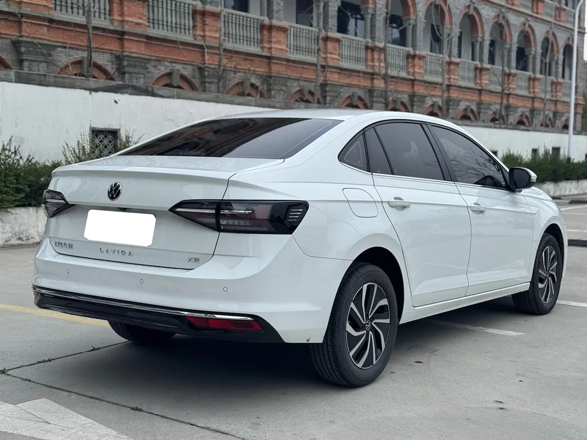 Volkswagen Lavida  из Китая