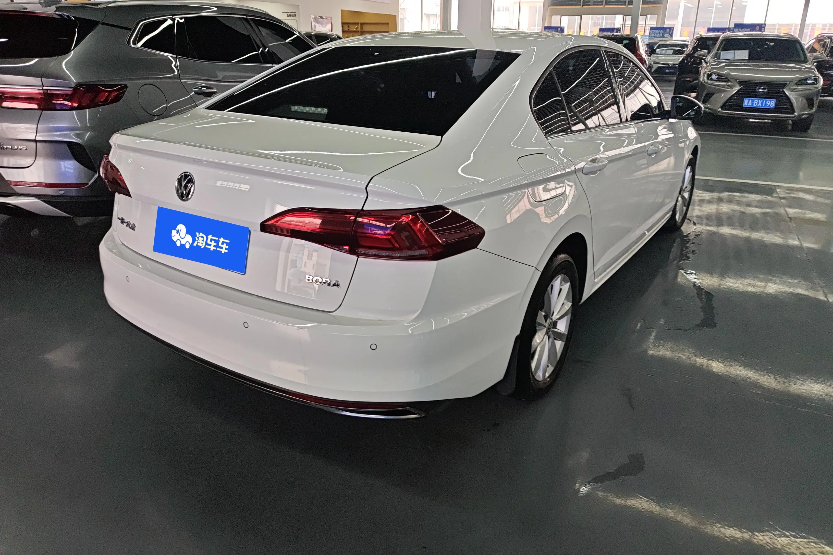 Volkswagen Bora  из Китая