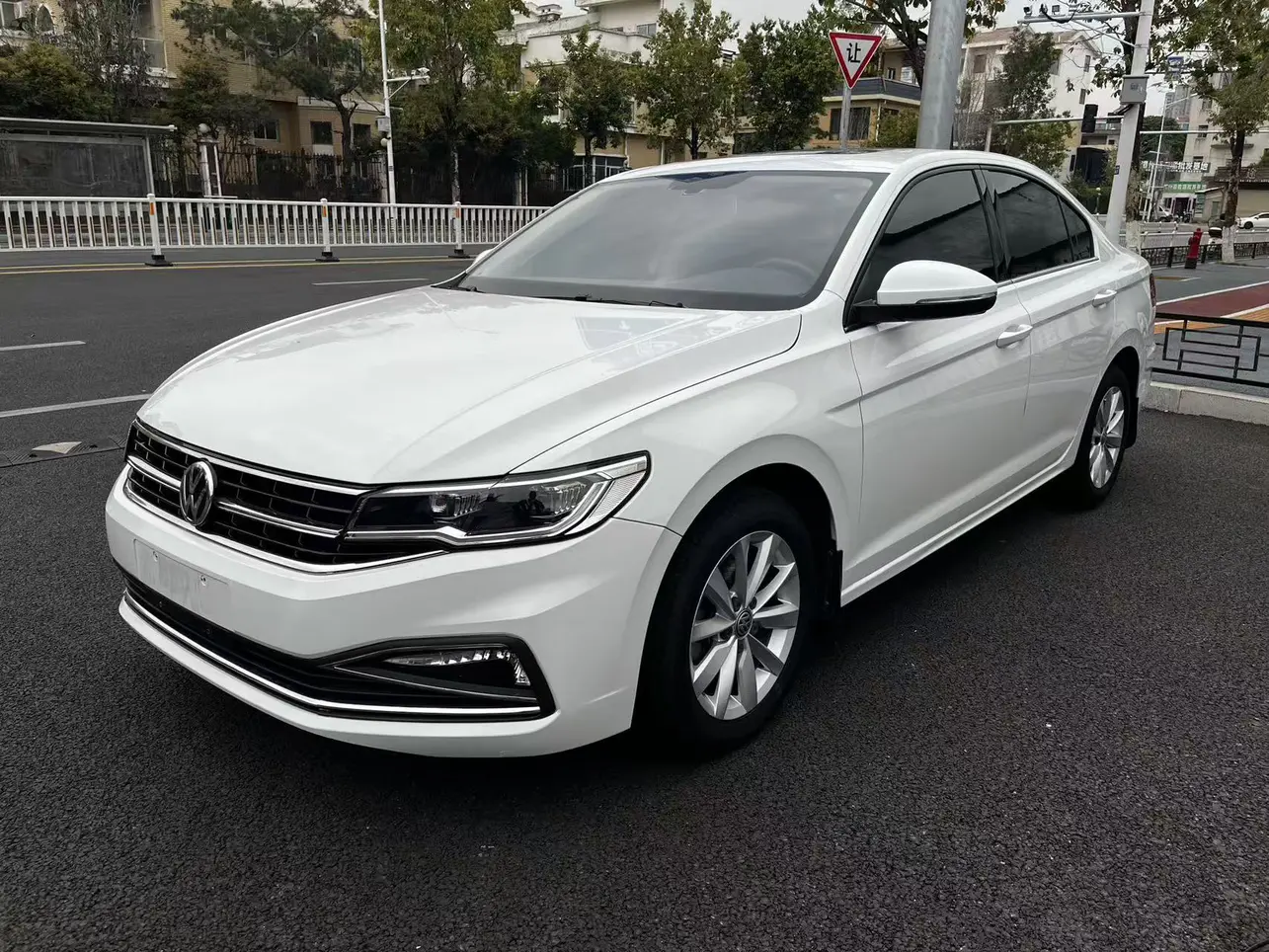 Volkswagen Bora  из Китая